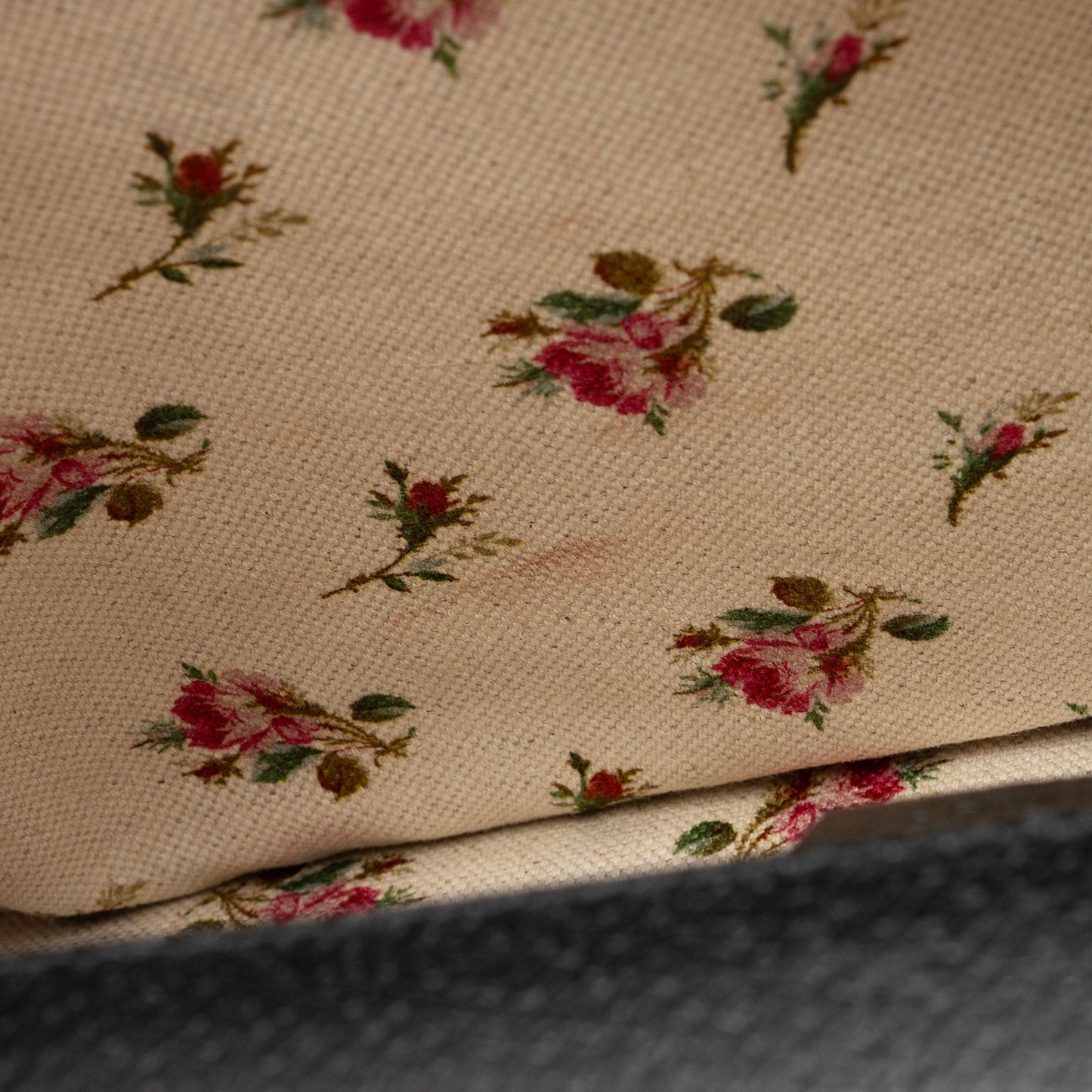 Gucci Leather Embroidered Rose Dionysus Medium Shoulder Bag (SHF-sxhk6S)