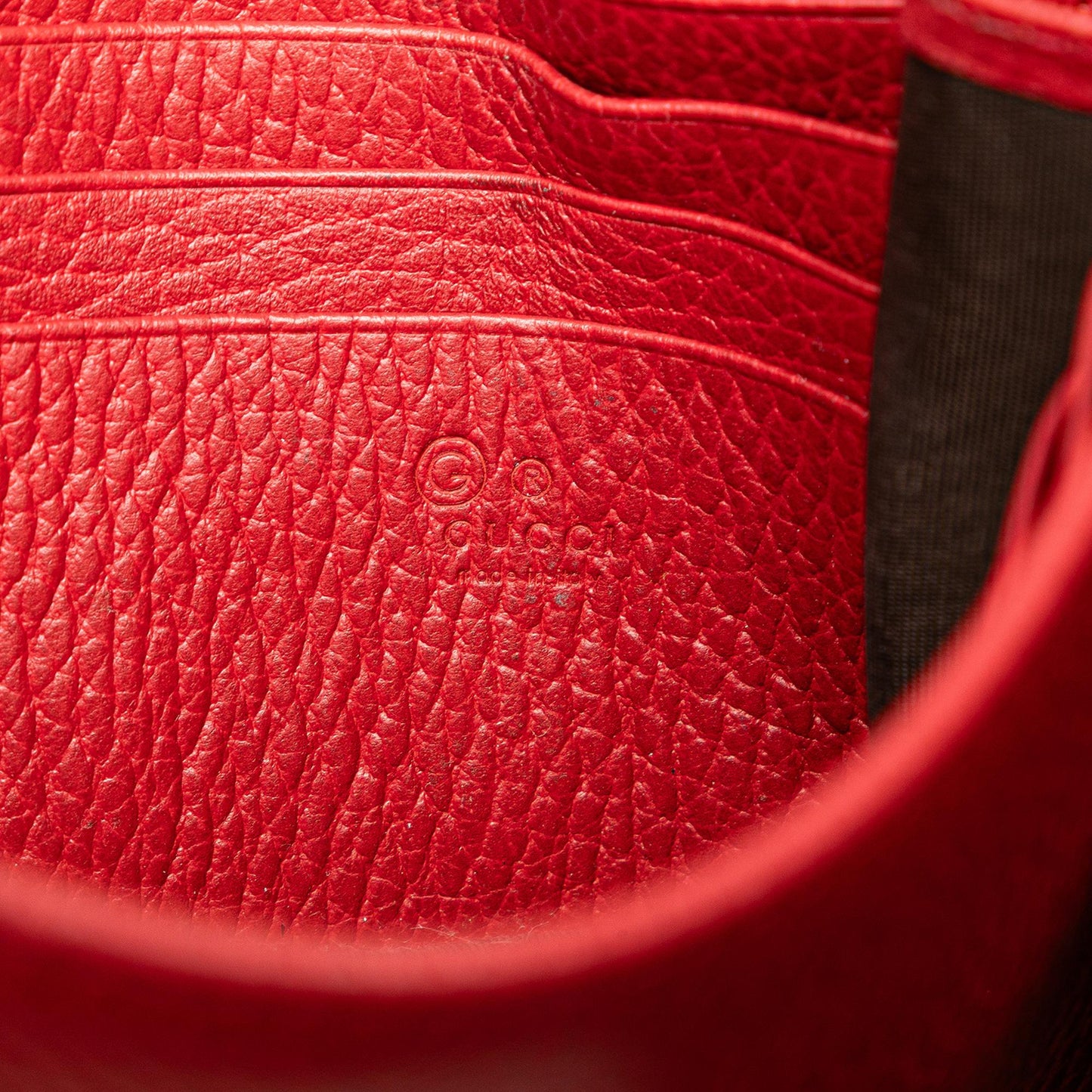 Gucci Leather Interlocking G Dollar Wallet on Chain