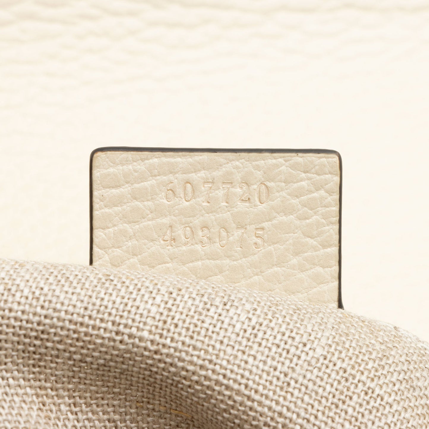 Gucci Leather Interlocking G Small Crossbody (SHF-whyp8a)