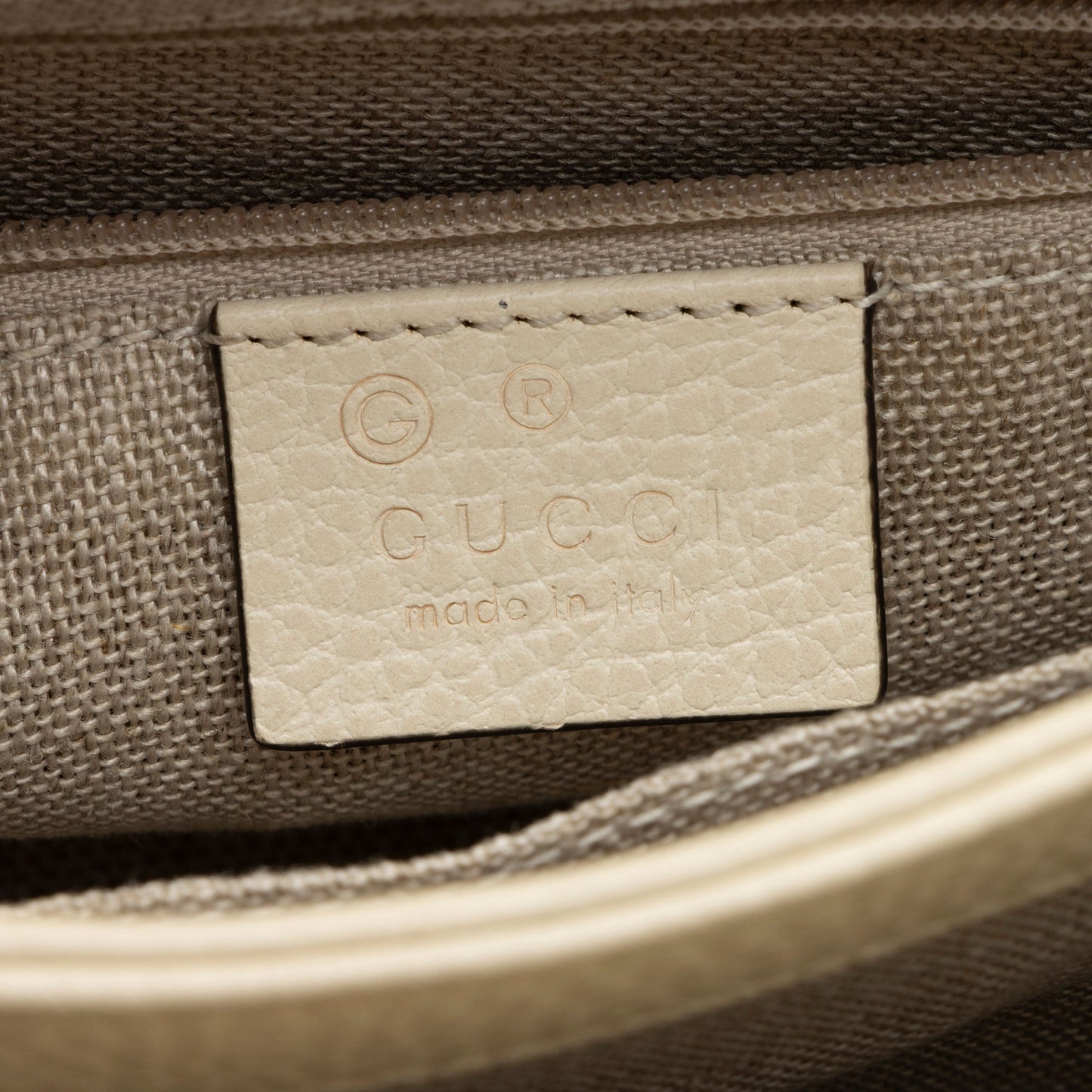 Gucci Leather Interlocking G Small Crossbody (SHF-whyp8a)