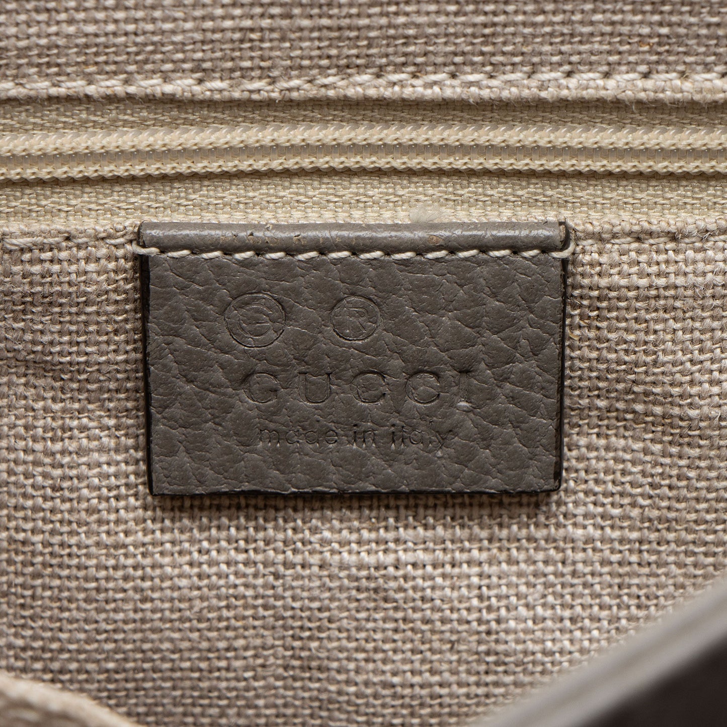 Gucci Leather Interlocking G Small Top Handle (SHF-ug7uku)