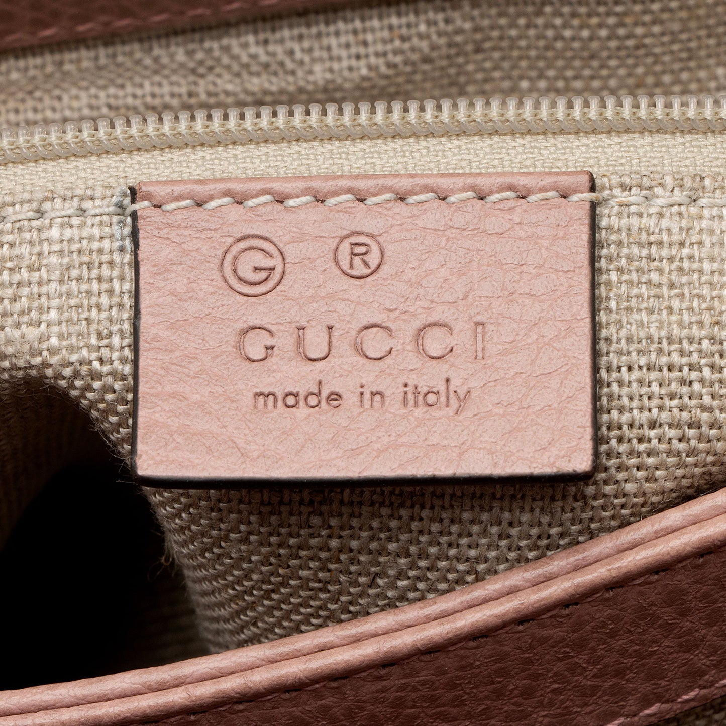 Gucci Leather Interlocking G Small Top Handle (SHF-WEVYEv)