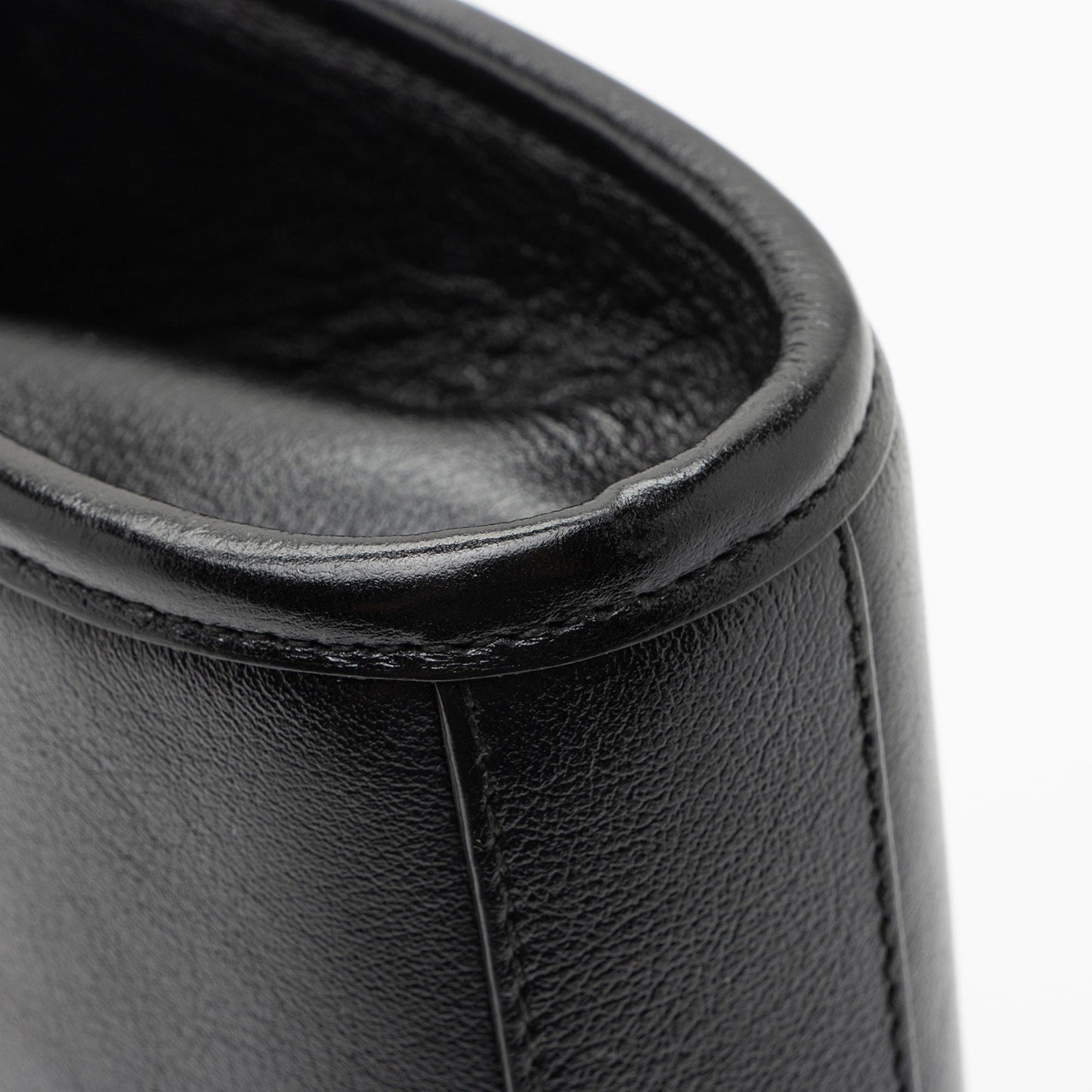 Gucci Leather Rajah Small Shoulder Bag (SHF-y3mACc)