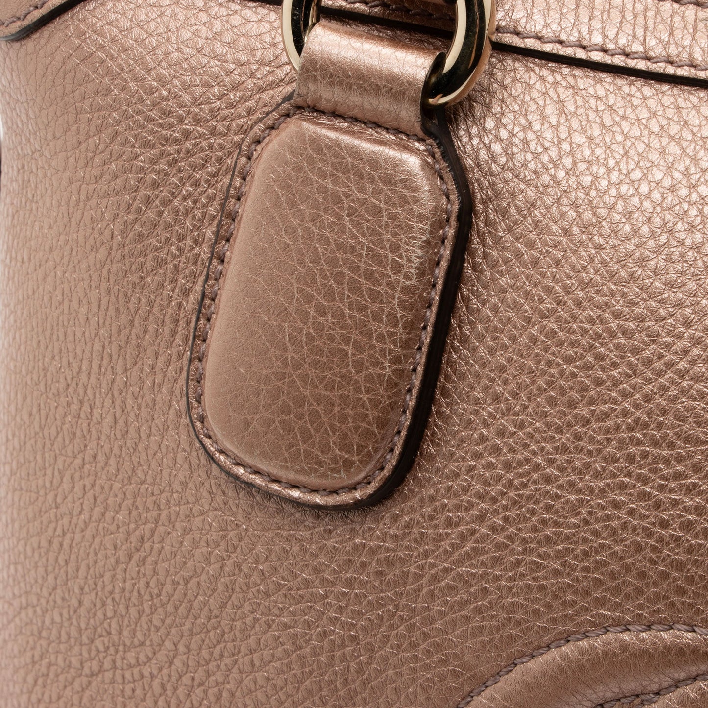 Gucci Metallic Leather Soho Top Handle (SHF-Uec4UG)