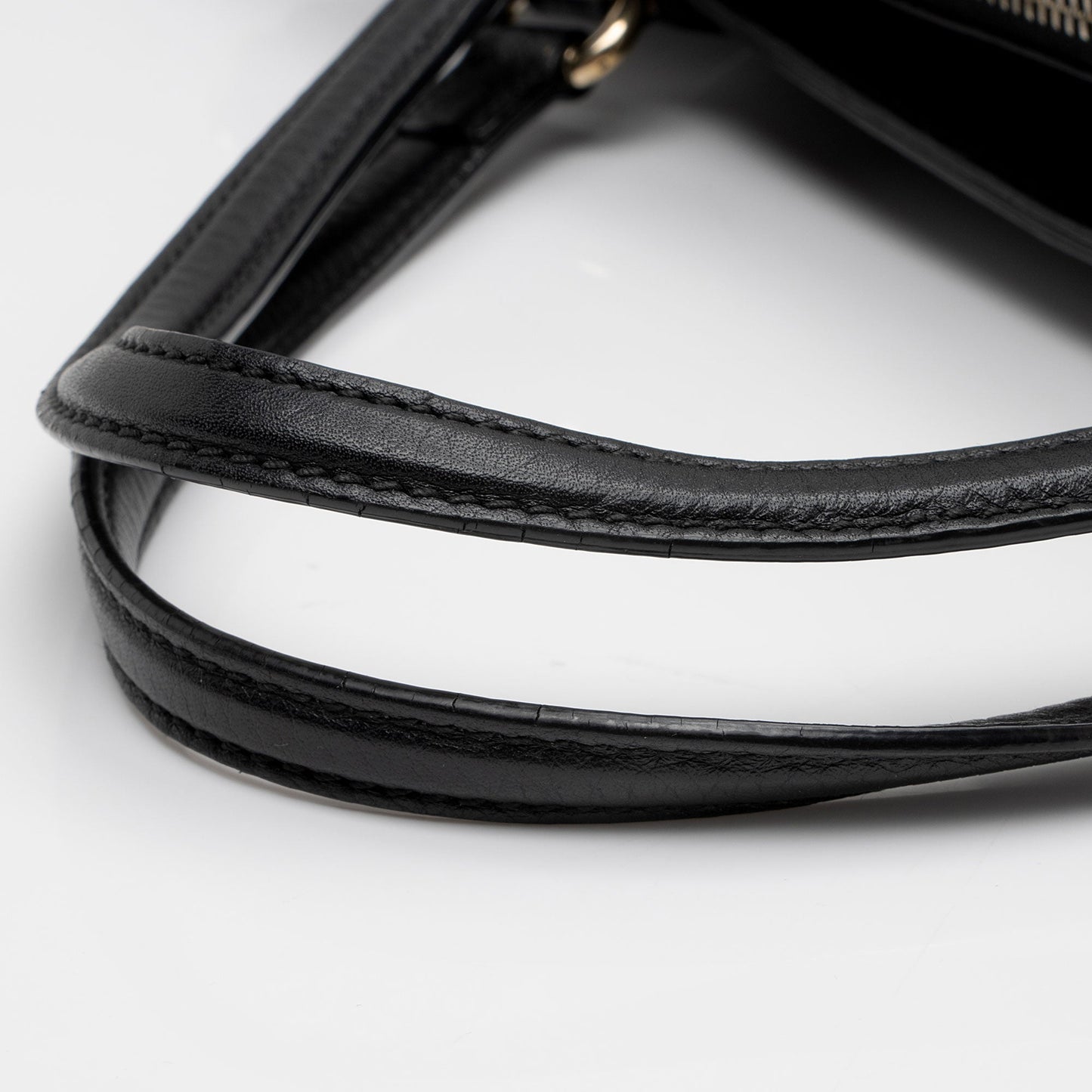 Gucci Leather Soho Top Handle (SHF-LCyvXT)