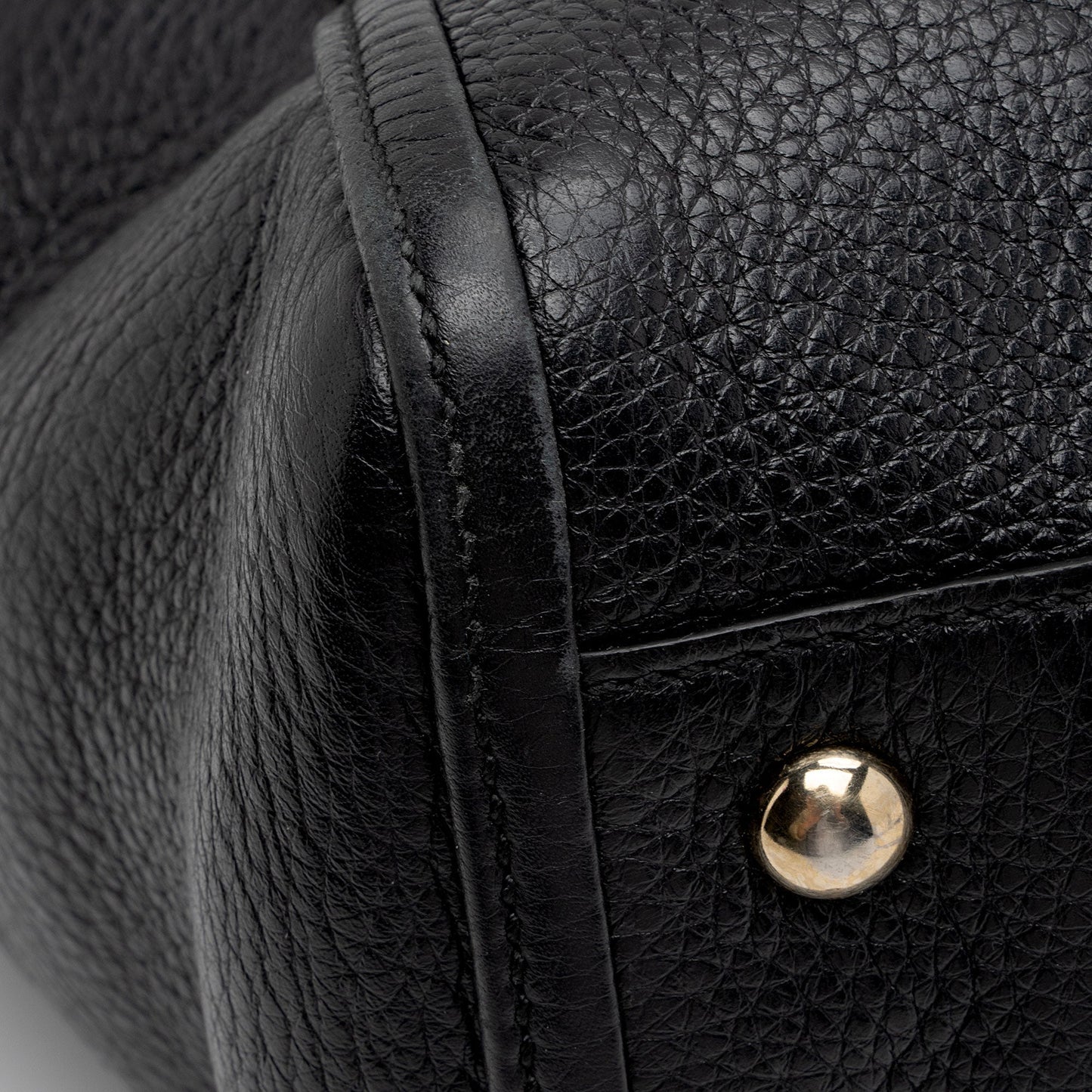 Gucci Leather Soho Top Handle (SHF-LCyvXT)