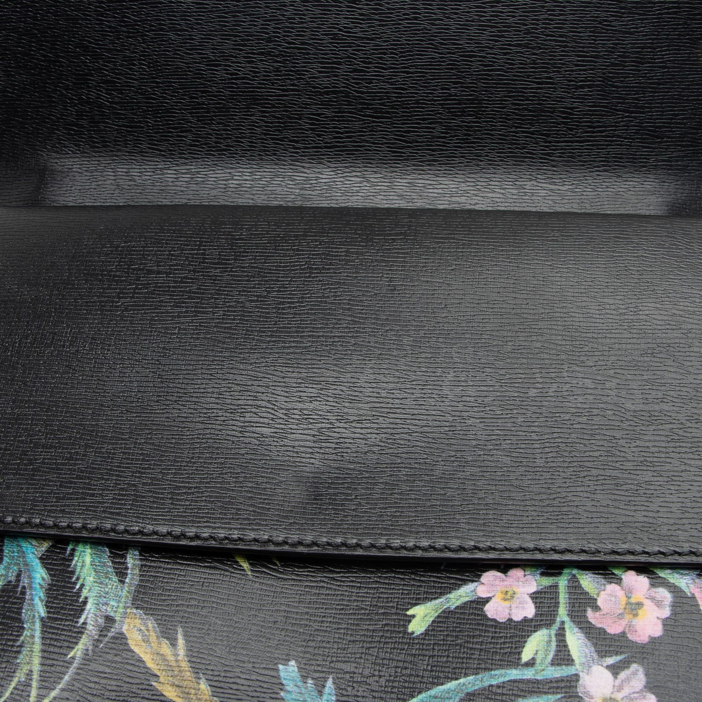 Gucci Leather Tropical Dionysus Medium Shoulder Bag (SHF-oZtKKz)