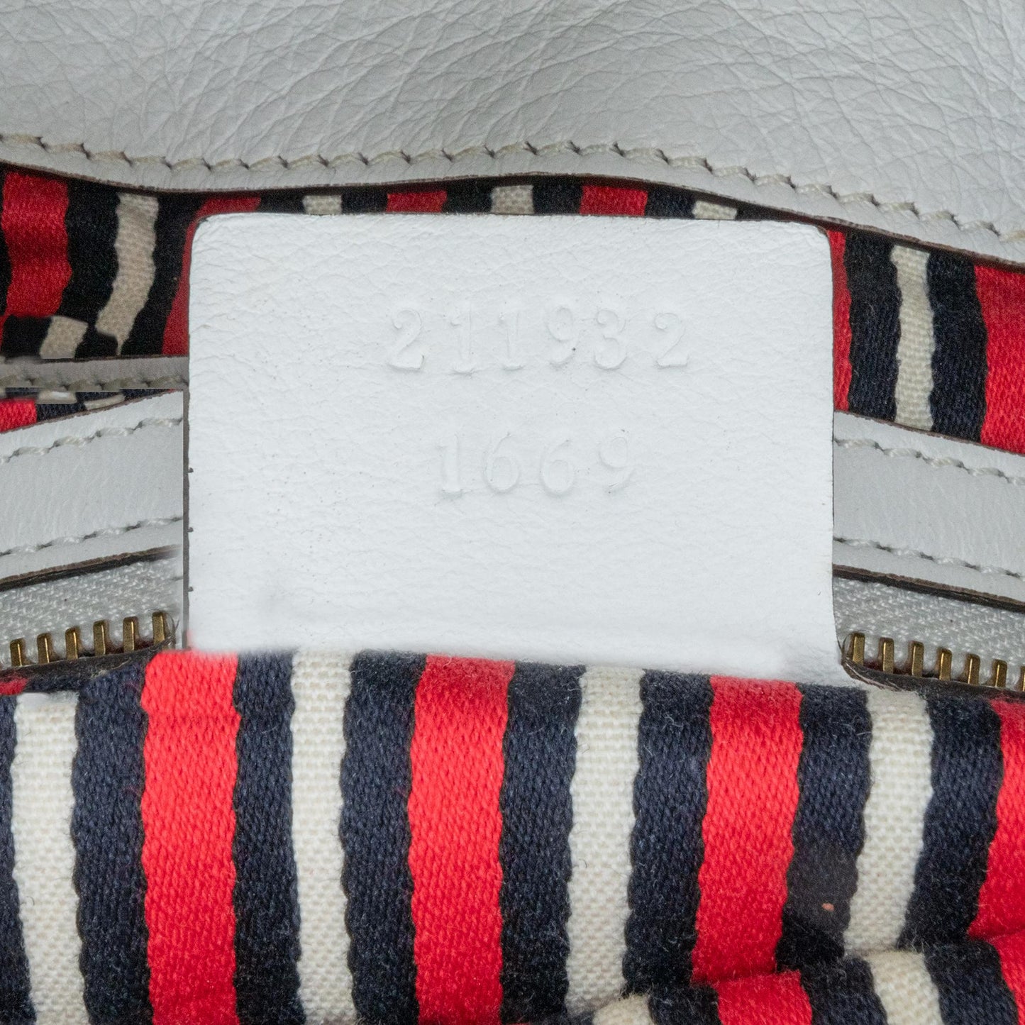Gucci Leather Voyager Hobo (SHG-qEwa7k)