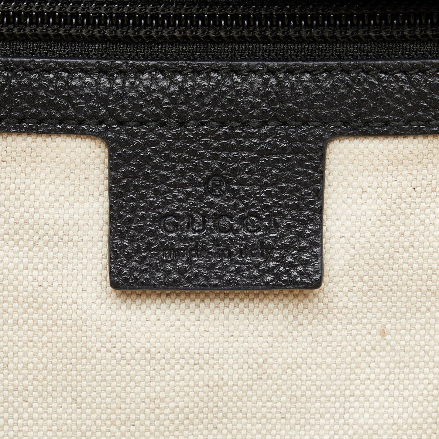 Gucci Logo Backpack (SHG-D61Ucn)