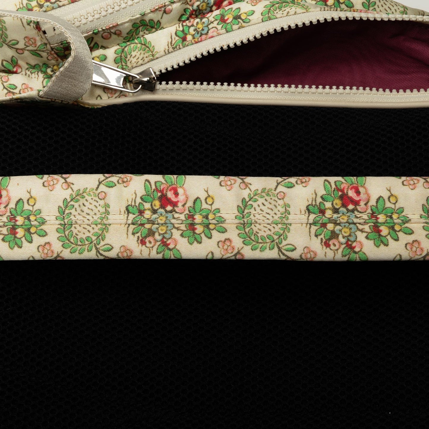 Gucci MLB Floral Satin NY Yankees Patch Backpack (SHG-chovBl)