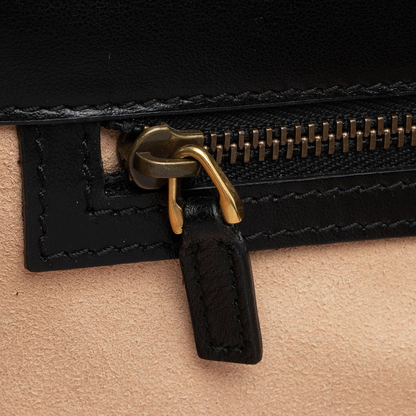 Gucci Matelasse Leather GG Marmont Clutch (SHF-v89K6D)