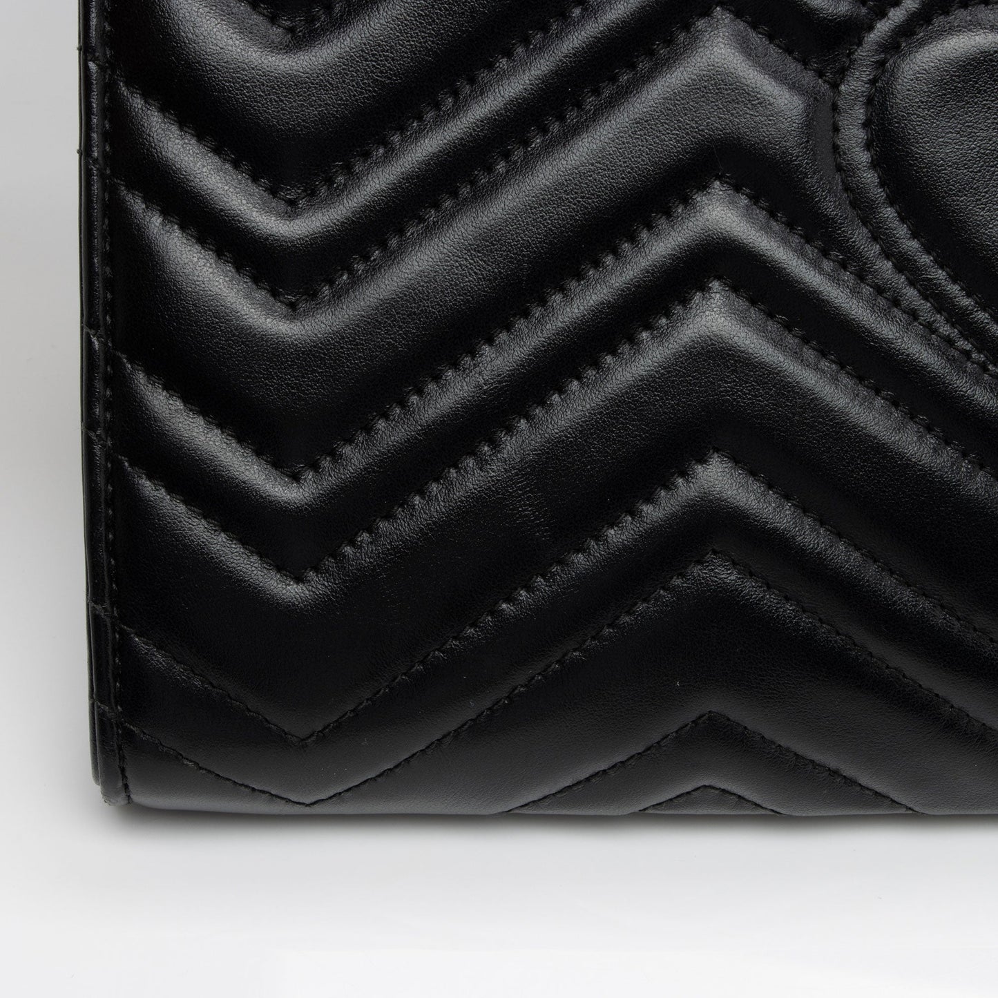 Gucci Matelasse Leather GG Marmont Clutch (SHF-v89K6D)
