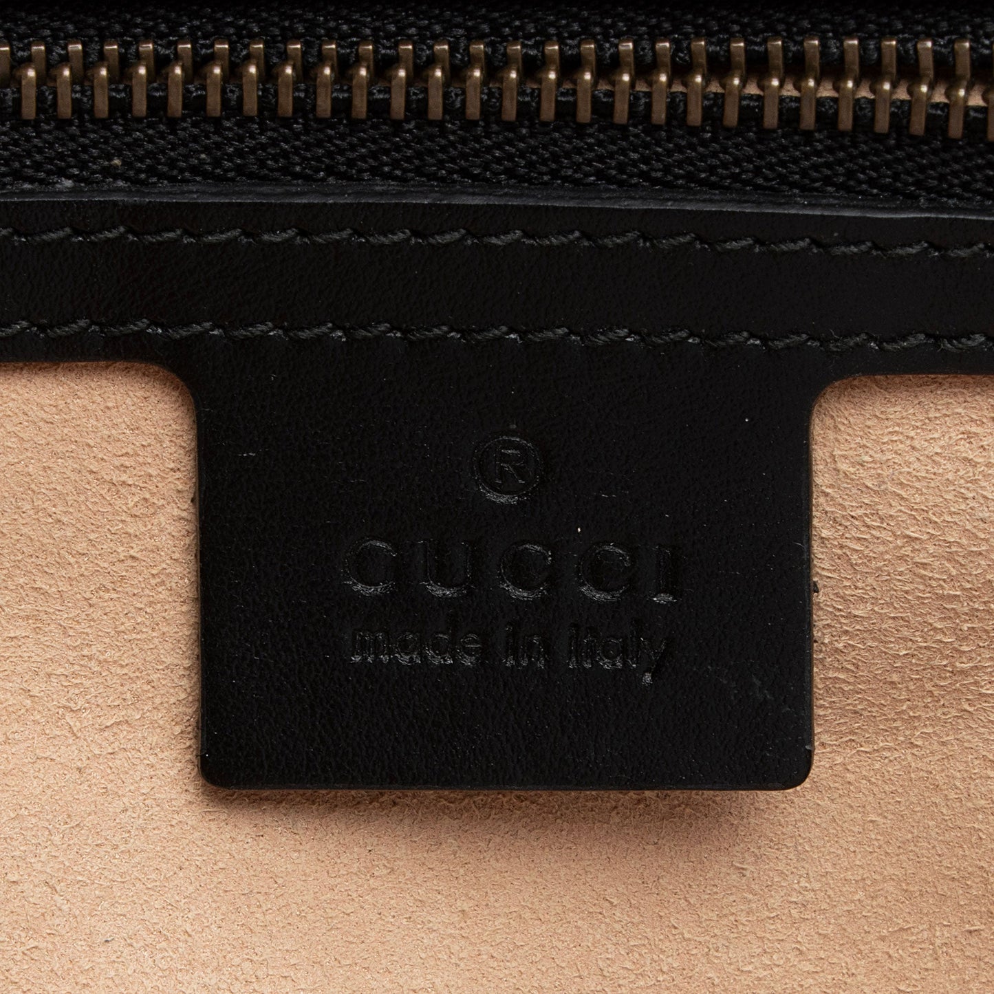 Gucci Matelasse Leather GG Marmont Clutch (SHF-v89K6D)