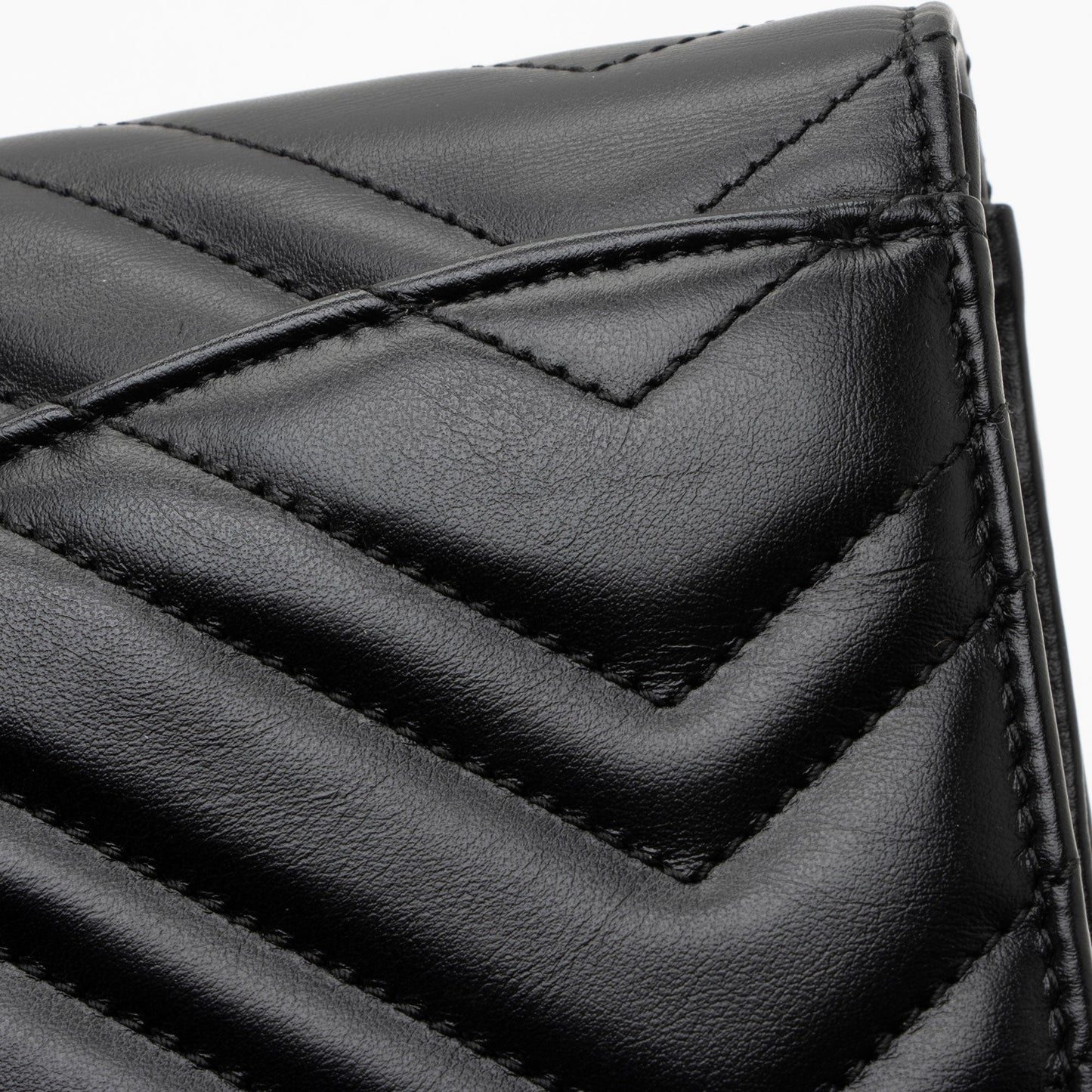 Gucci Matelasse Leather GG Marmont Clutch (SHF-ZRS6E1)