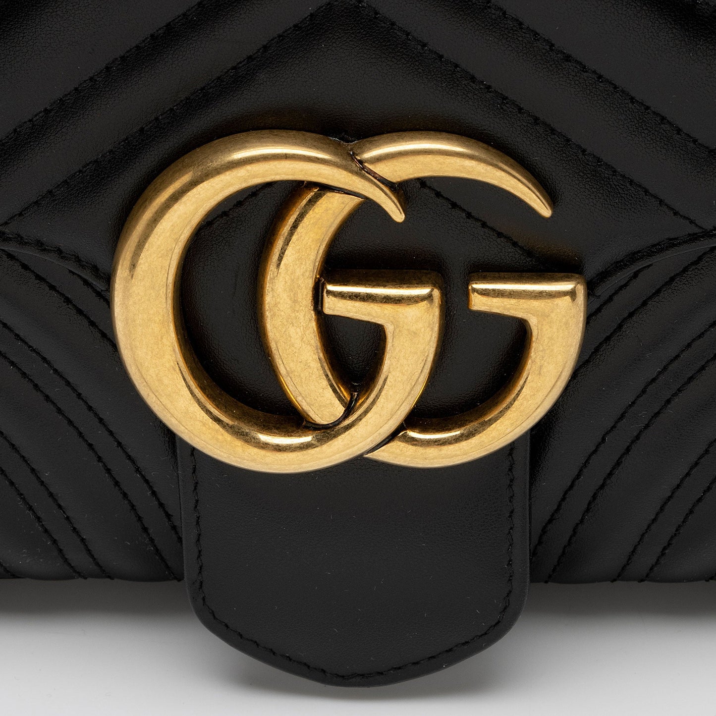 Gucci Matelasse Leather GG Marmont Medium Flap Bag (SHF-maxMO9)