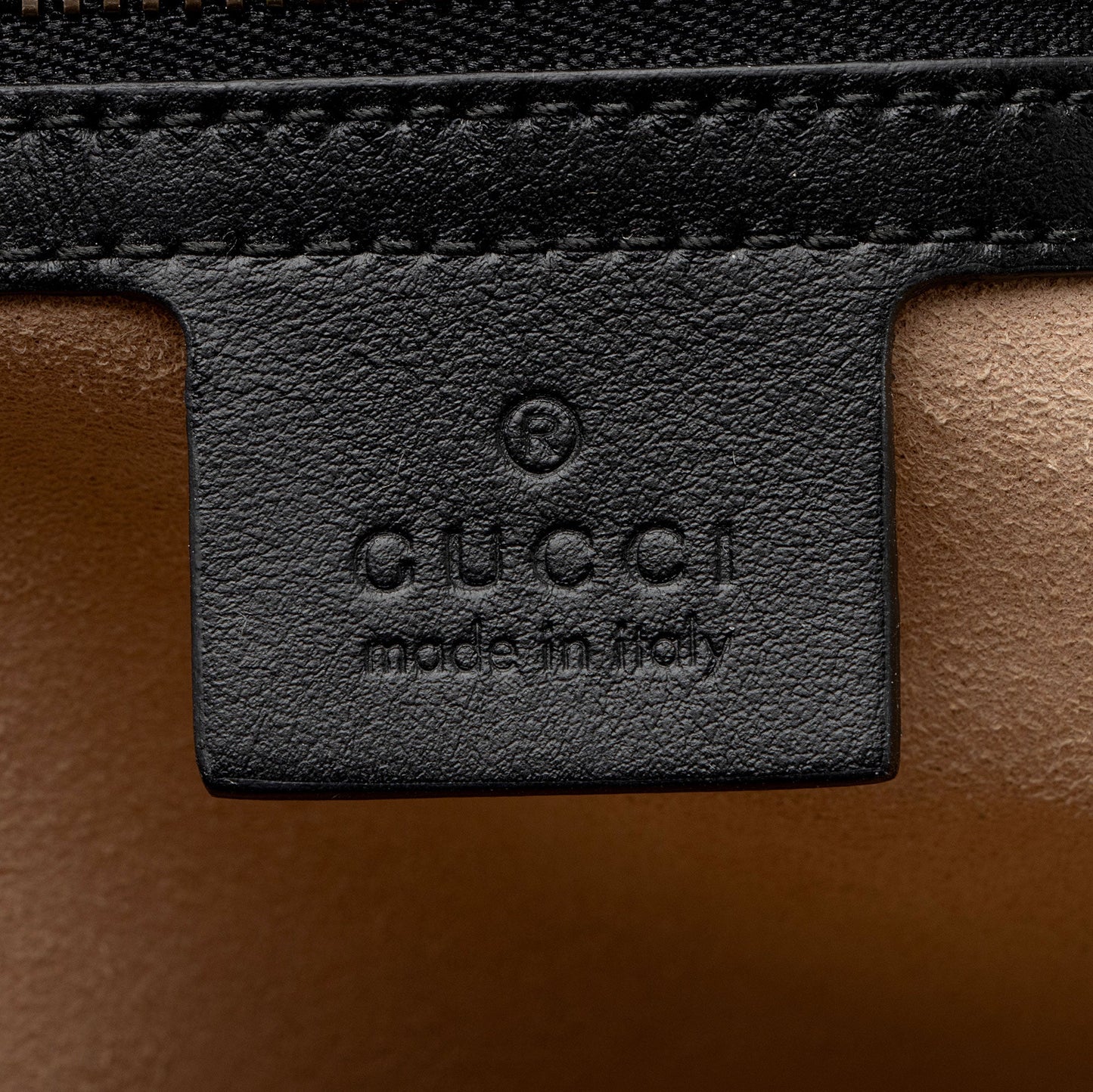 Gucci Matelasse Leather GG Marmont Medium Flap Bag (SHF-maxMO9)