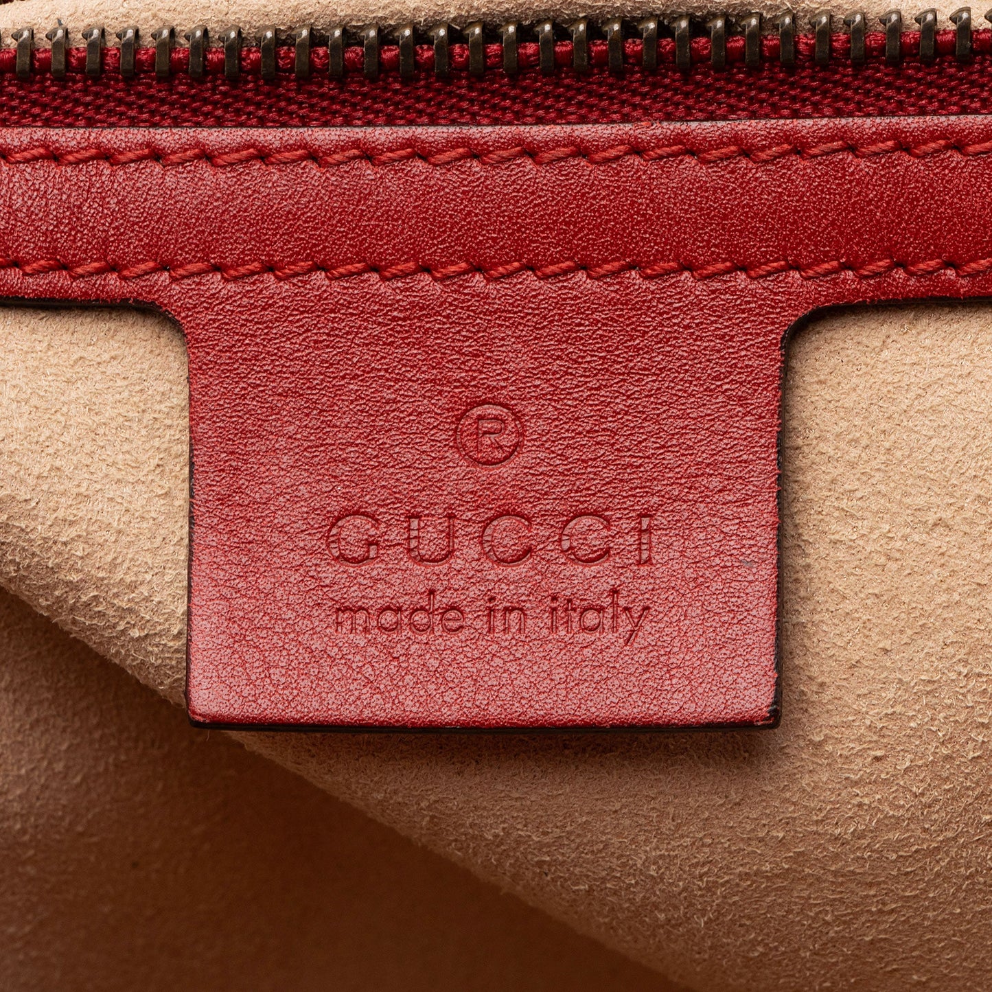 Gucci Matelasse Leather GG Marmont Medium Flap Bag (SHF-nwt9t4)