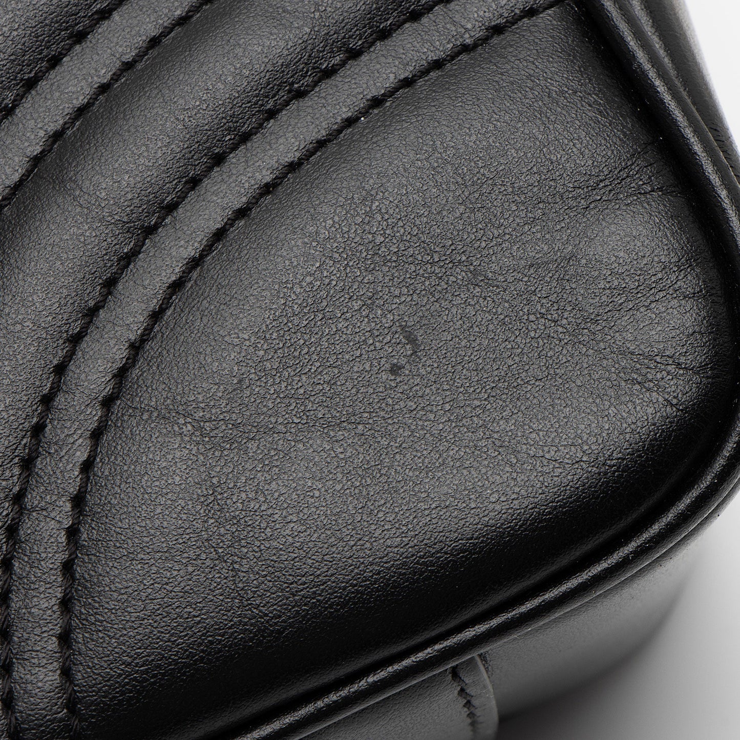 Gucci Matelasse Leather GG Marmont Medium Flap Bag (SHF-Xorpjv)
