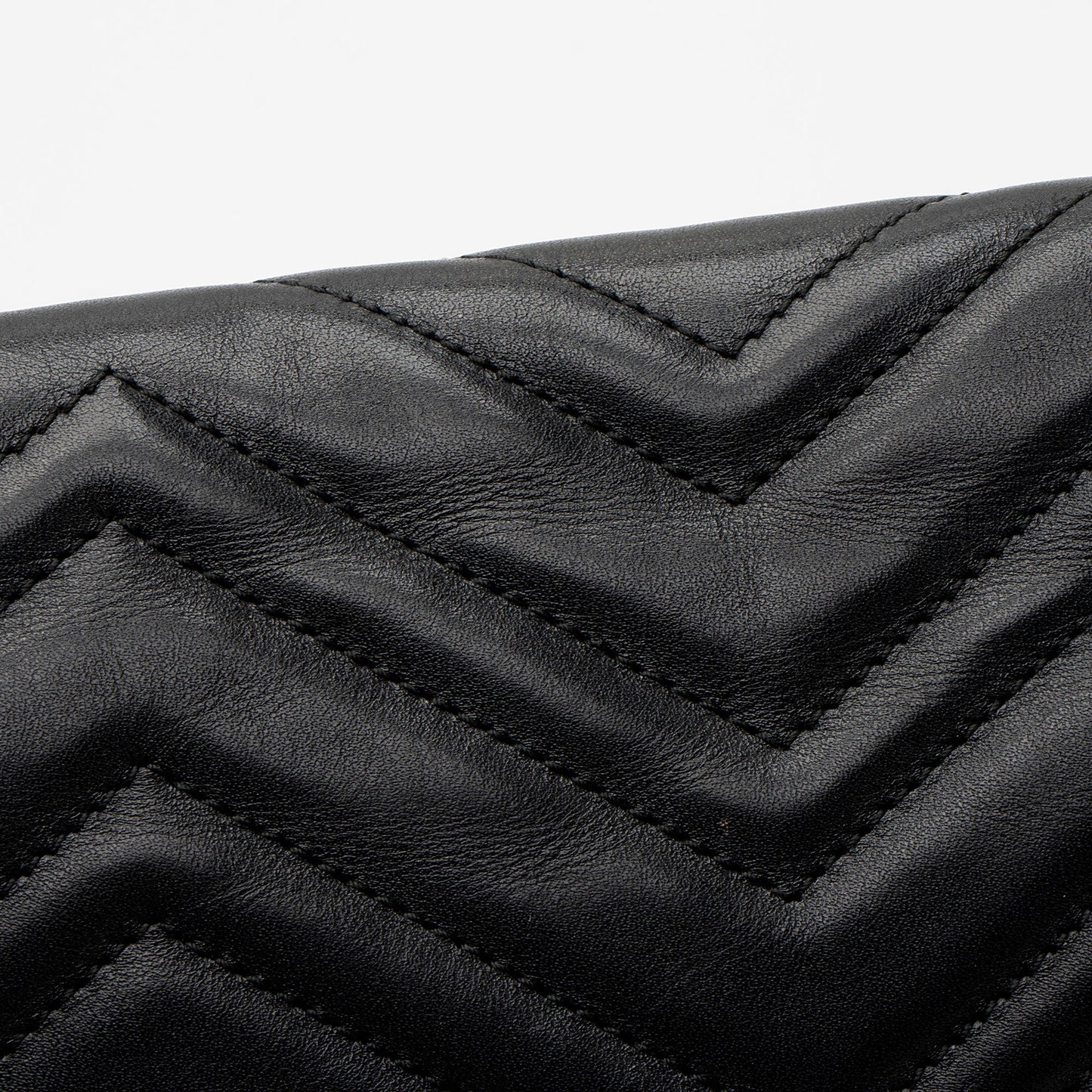 Gucci Matelasse Leather GG Marmont Medium Flap Bag