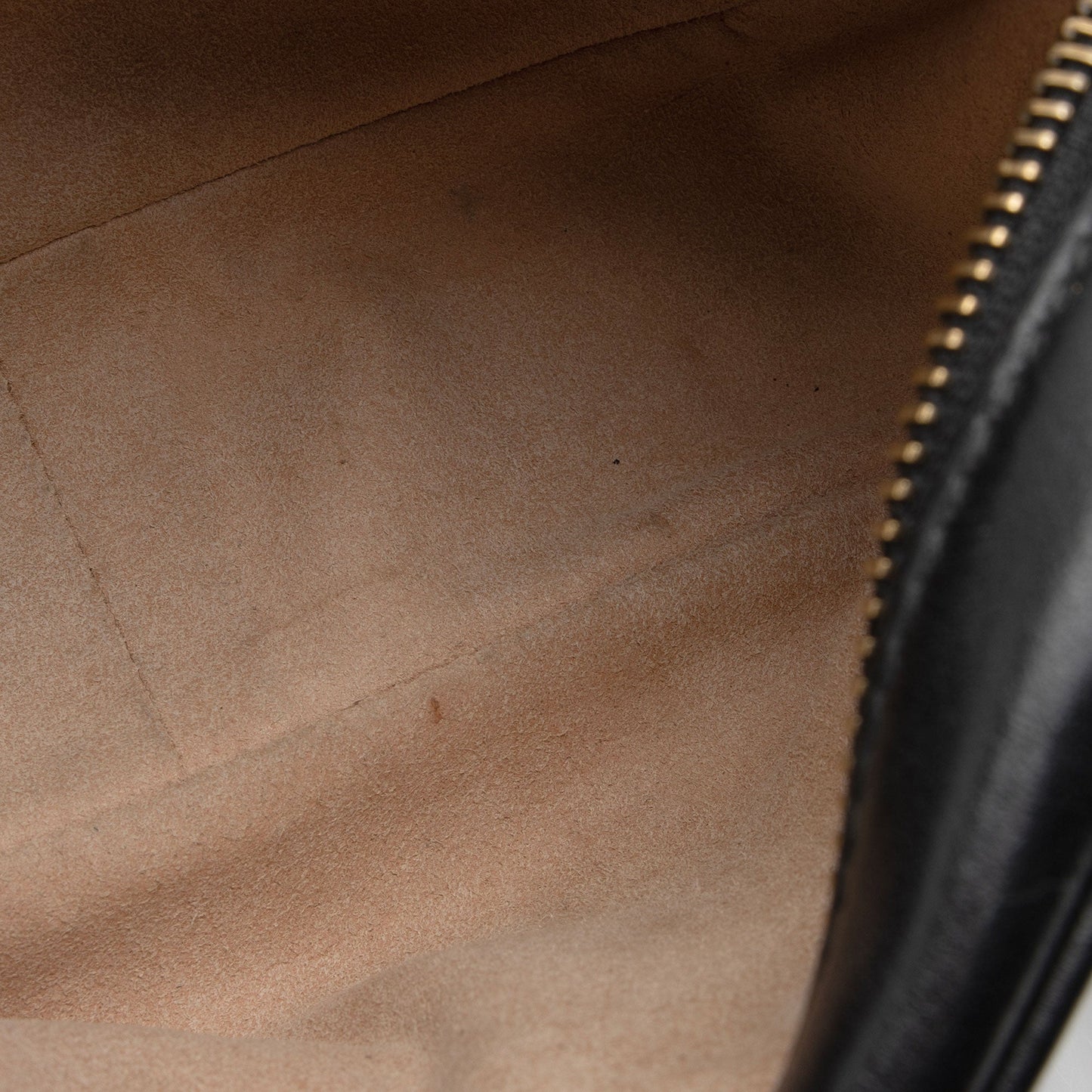 Gucci Matelasse Leather GG Marmont Mini Bag (SHF-K2ithf)