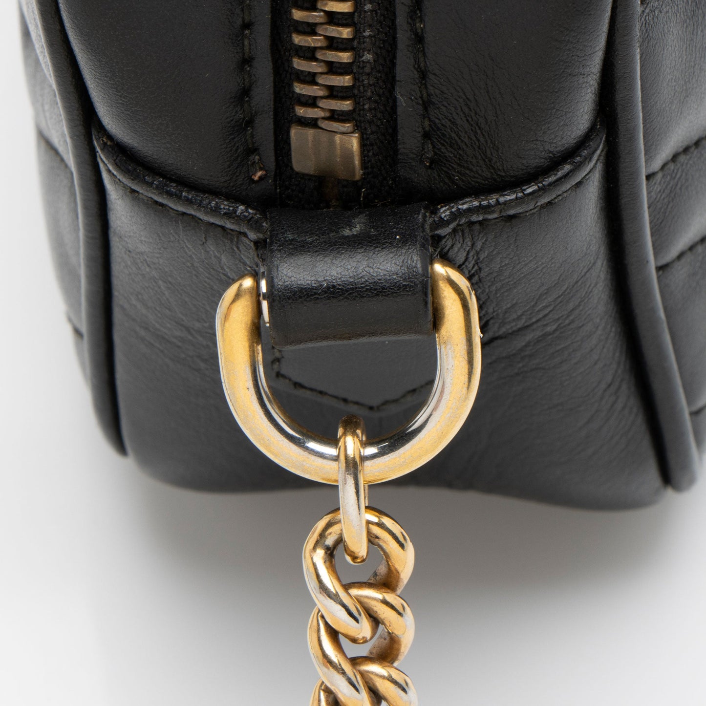 Gucci Matelasse Leather GG Marmont Mini Bag (SHF-MMurmE)