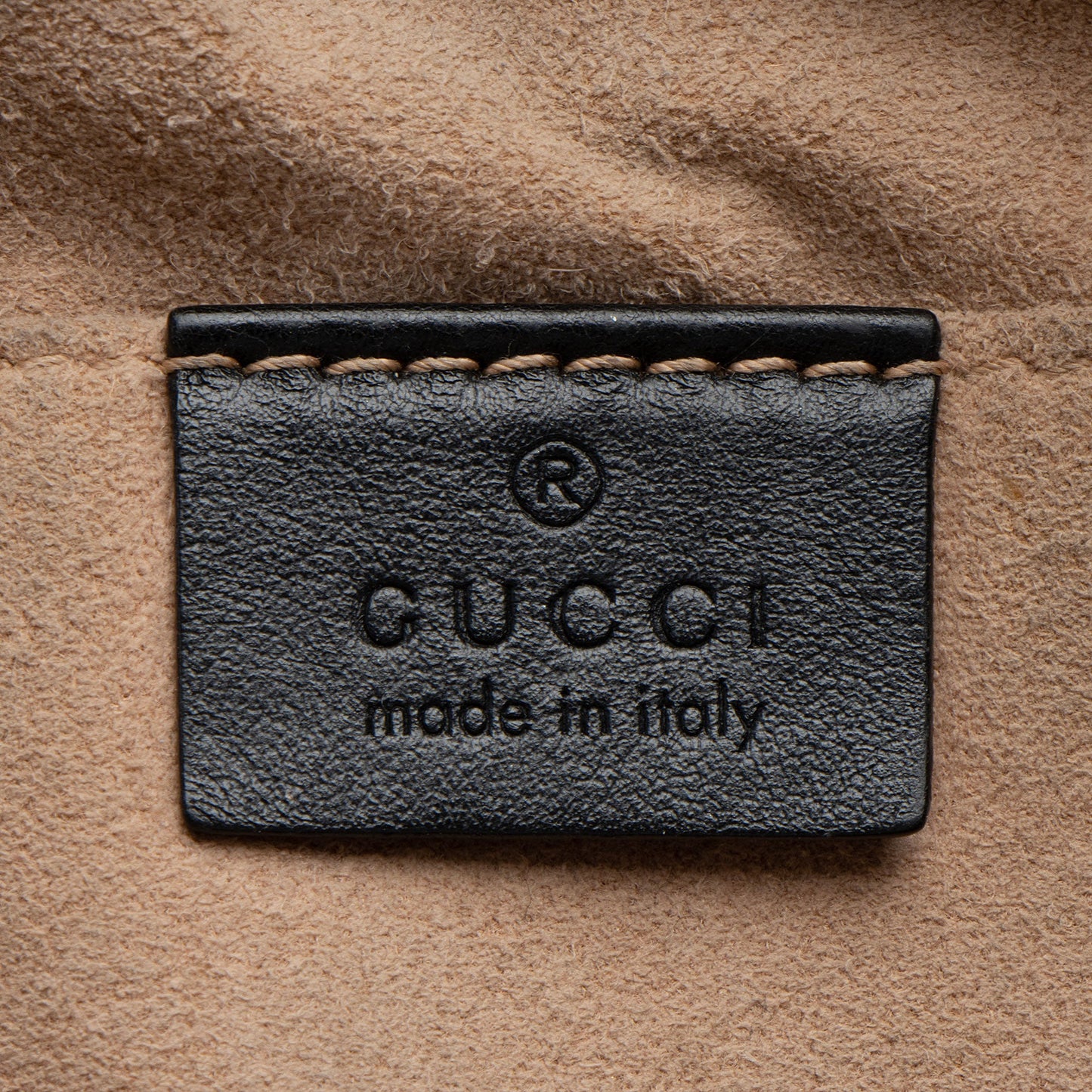 Gucci Matelasse Leather GG Marmont Mini Bag (SHF-MMurmE)