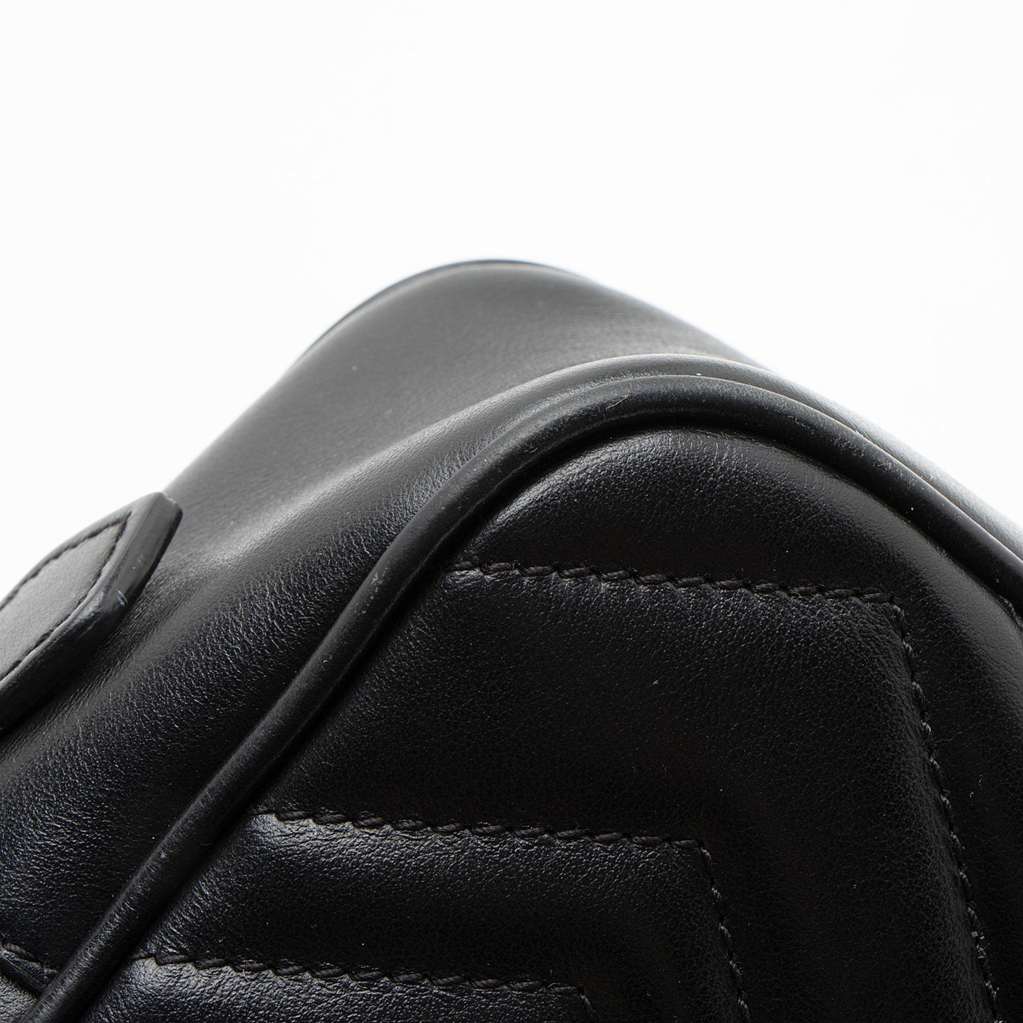 Gucci Matelasse Leather GG Marmont Mini Bag (SHF-J7WV4U)