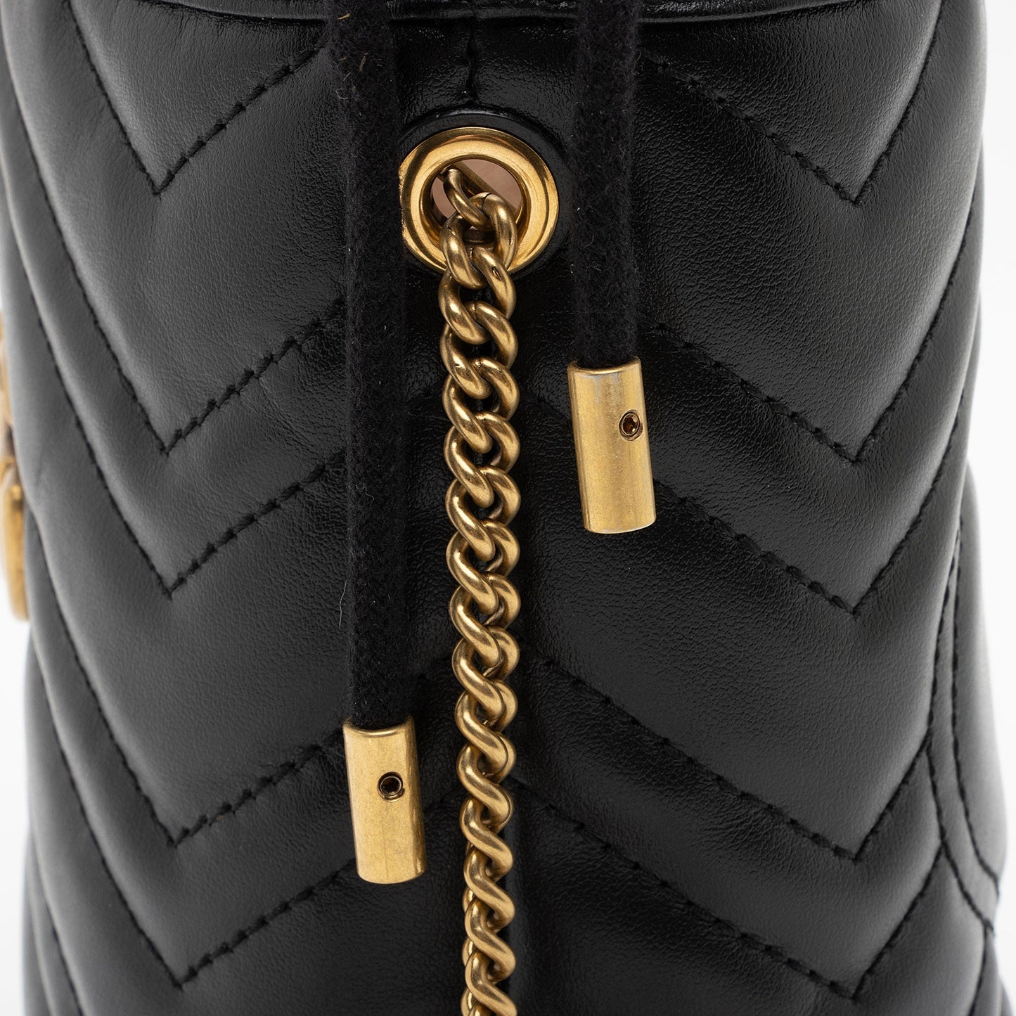 Gucci Matelasse Leather GG Marmont Mini Bucket Bag (SHF-04p5jT)