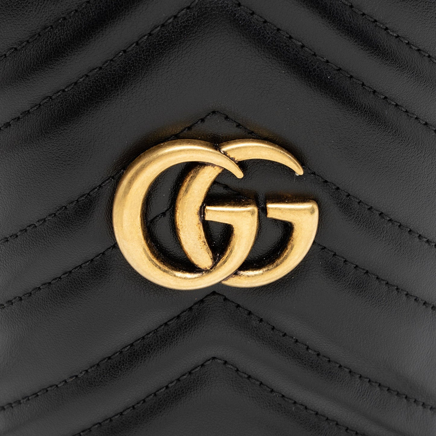 Gucci Matelasse Leather GG Marmont Mini Bucket Bag (SHF-81NEzE)