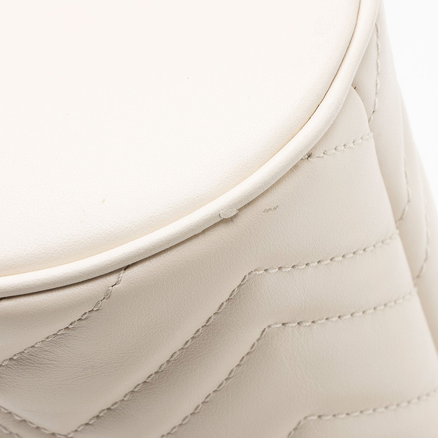 Gucci Matelasse Leather GG Marmont Mini Bucket Bag (SHF-mKaygk)