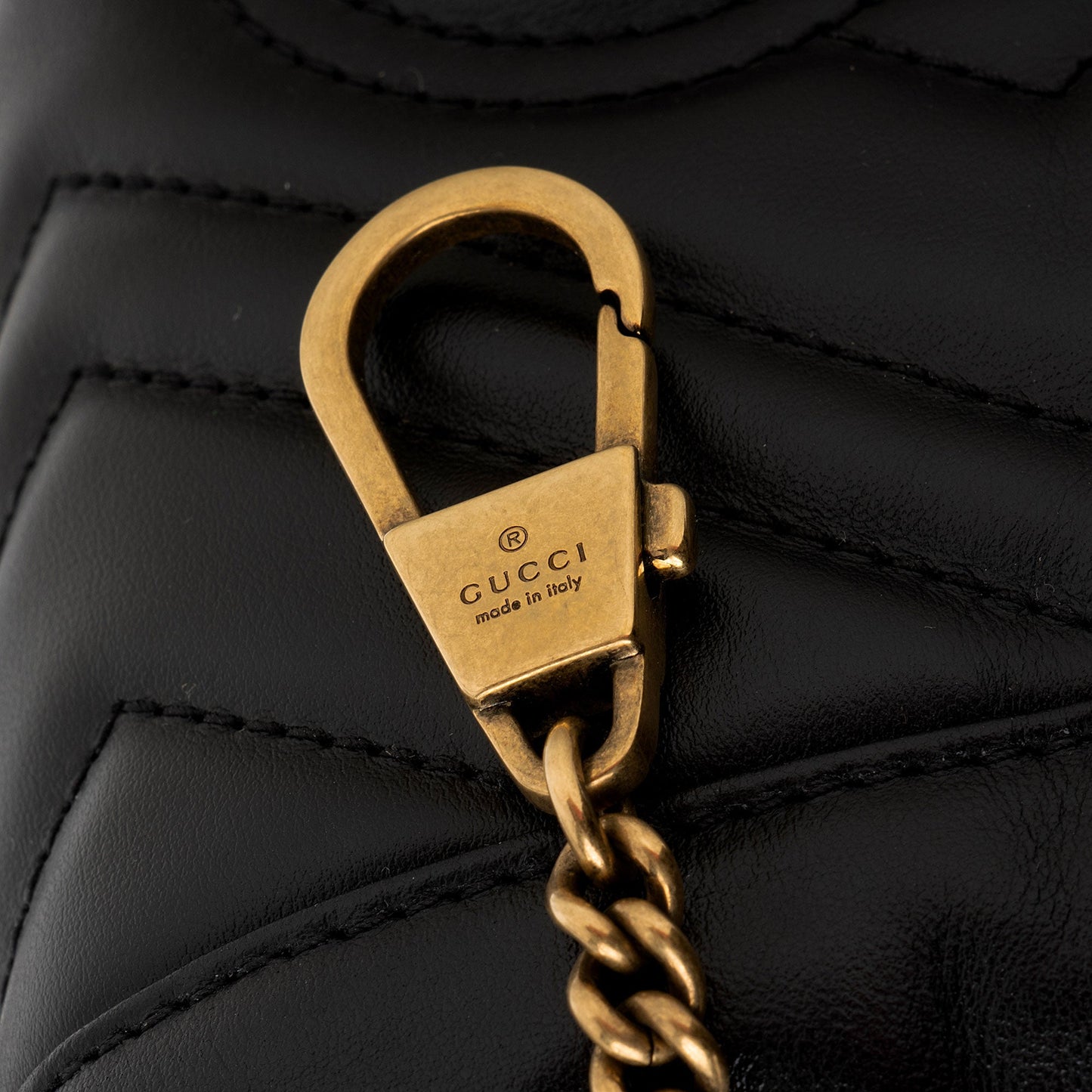 Gucci Matelasse Leather GG Marmont Mini Bucket Bag (SHF-IV6bhP)