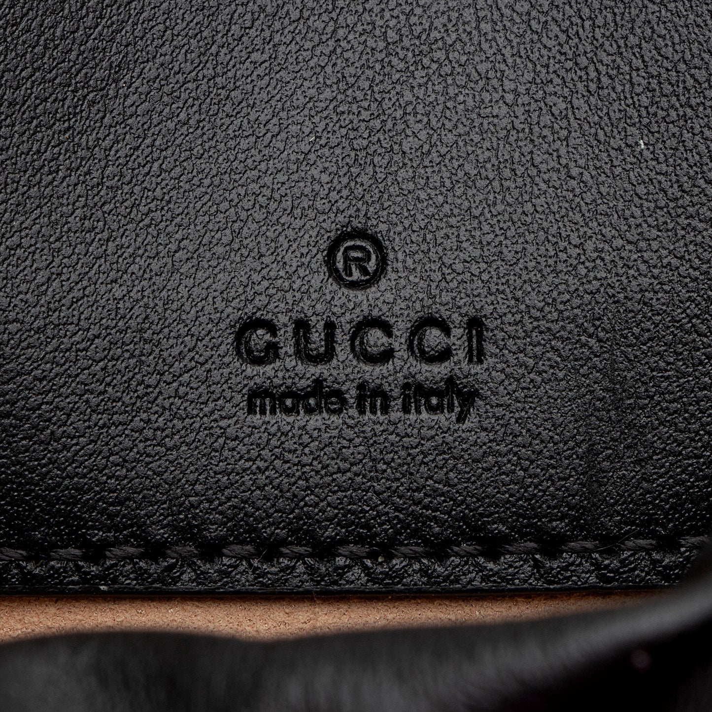 Gucci Matelasse Leather GG Marmont Mini Bucket Bag (SHF-IV6bhP)