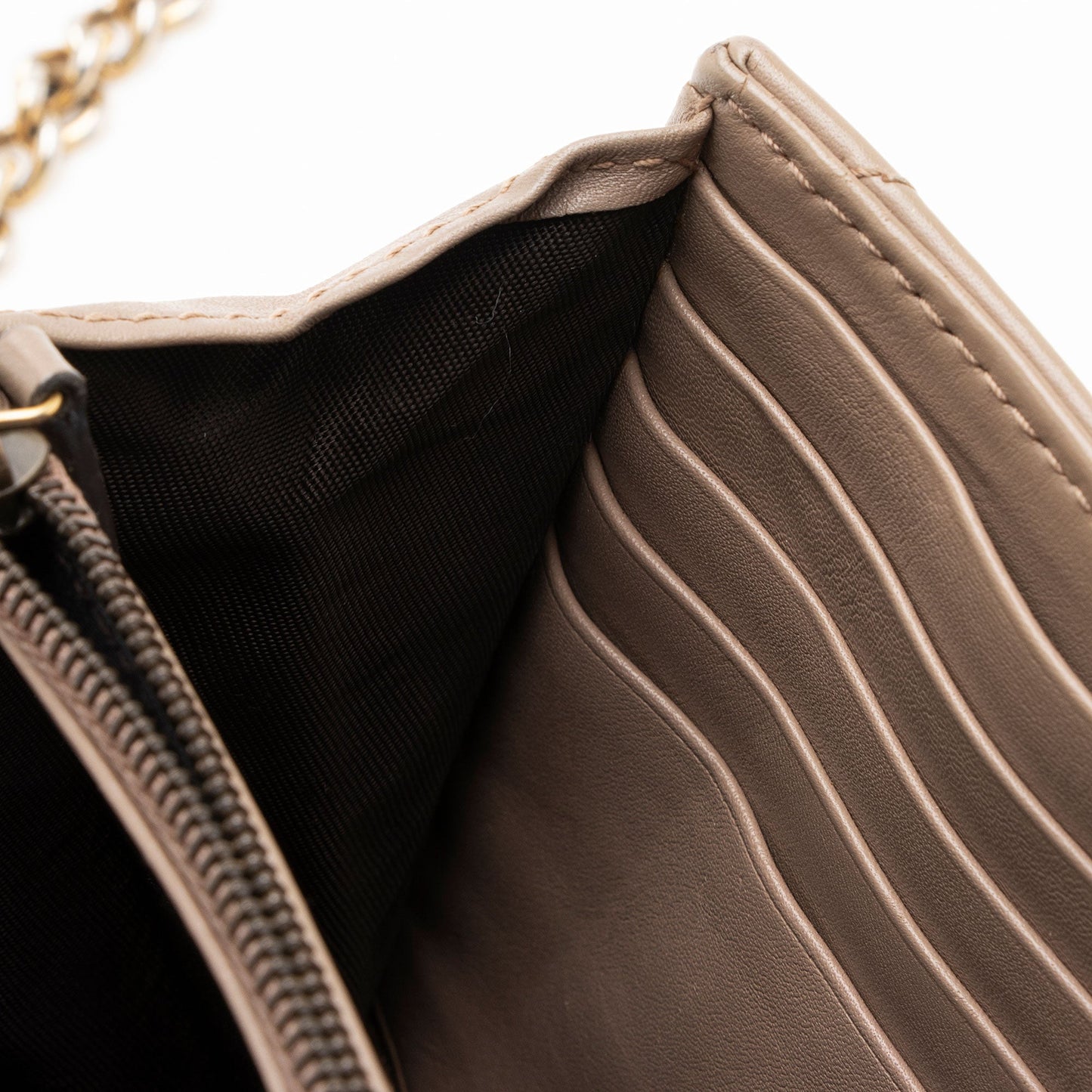 Gucci Matelasse Leather GG Marmont Mini Chain Shoulder Bag (SHF-bJF41o)