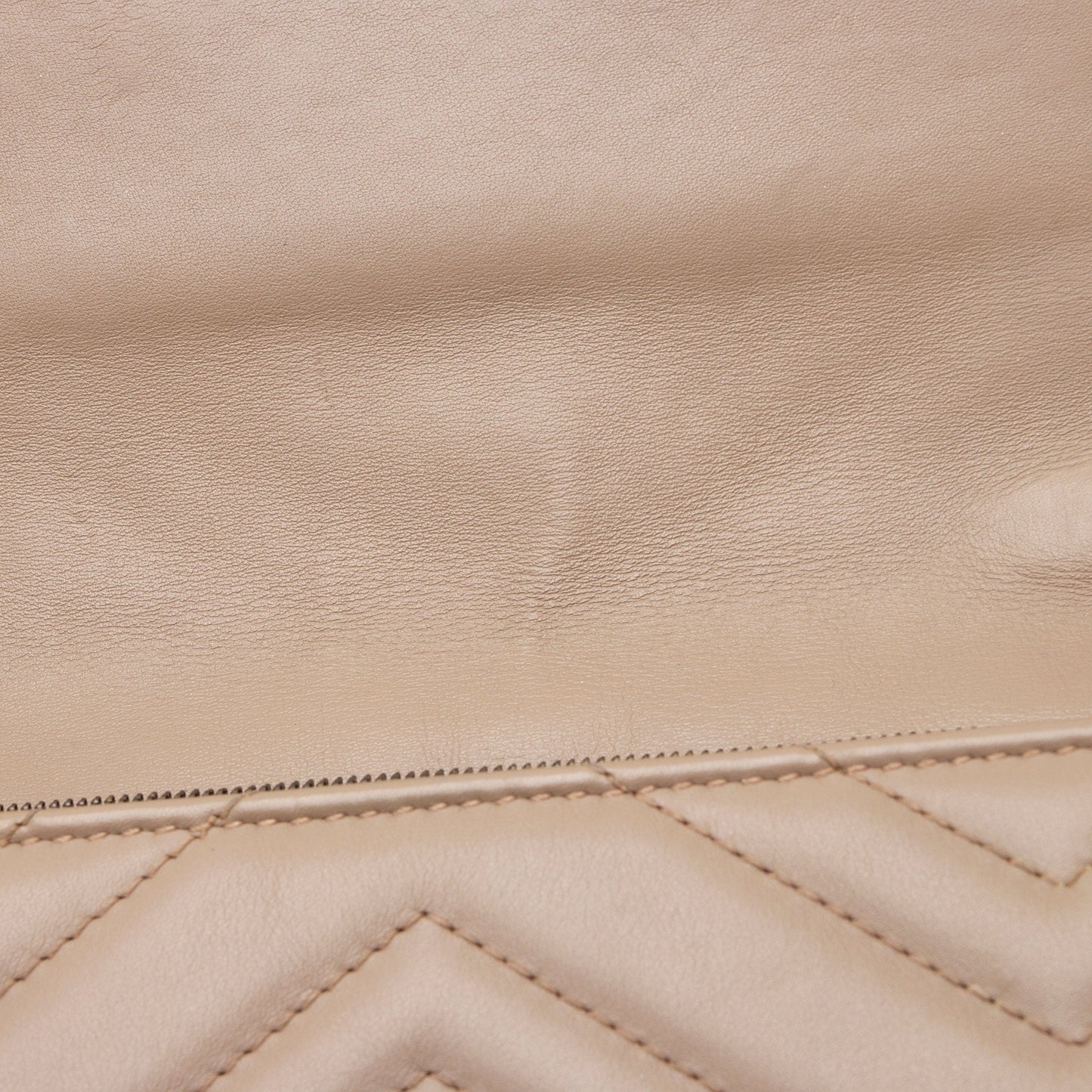 Gucci Matelasse Leather GG Marmont Mini Chain Shoulder Bag (SHF-bJF41o)