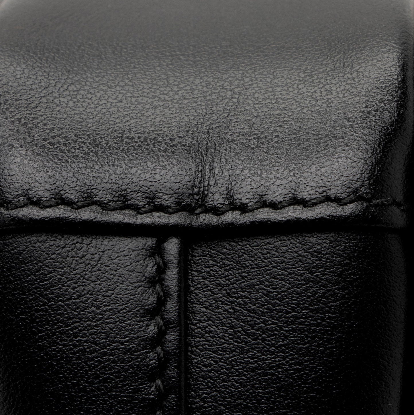Gucci Matelasse Leather GG Marmont Mini Crossbody (SHF-pySpXY)