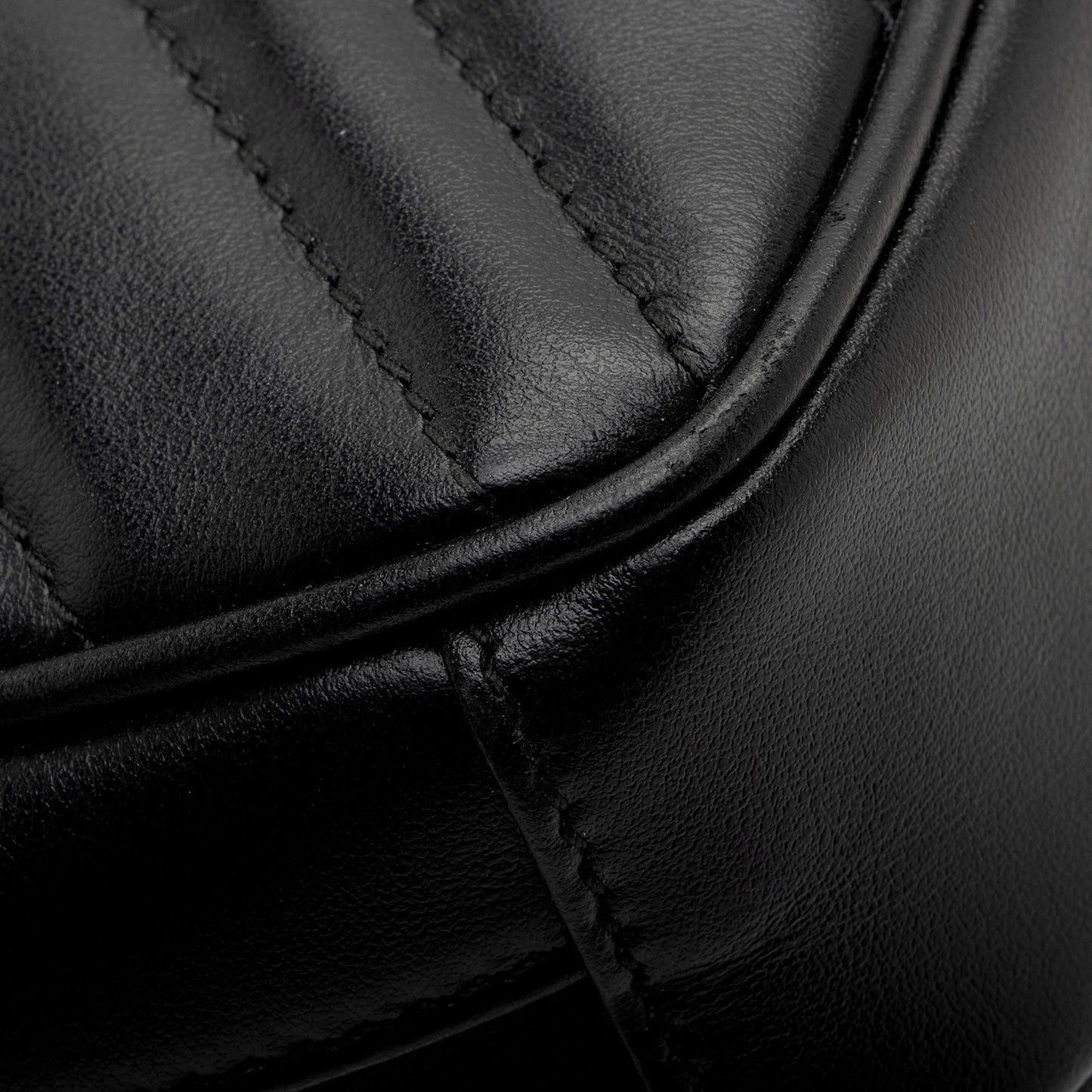 Gucci Matelasse Leather GG Marmont Mini Crossbody (SHF-pySpXY)
