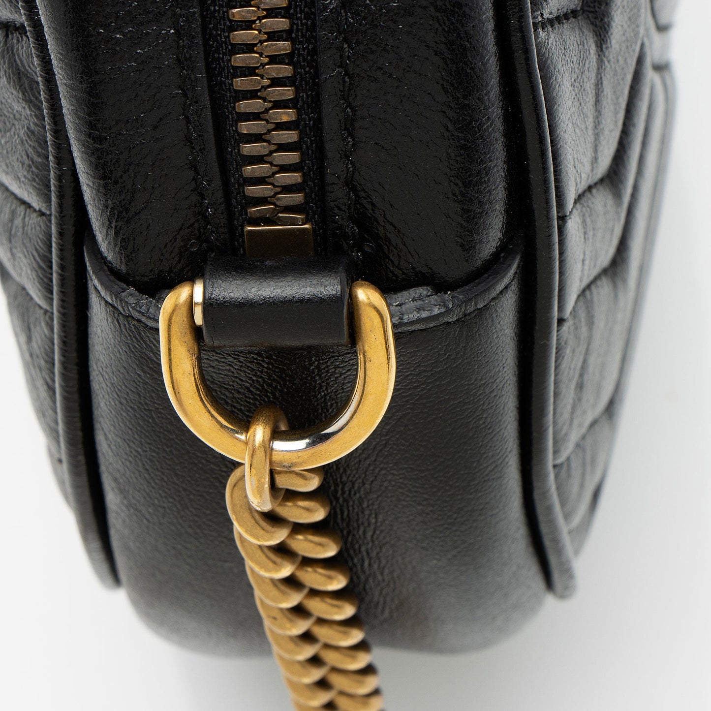 Gucci Matelasse Leather GG Marmont Round Mini Shoulder Bag (SHF-zohuy0)