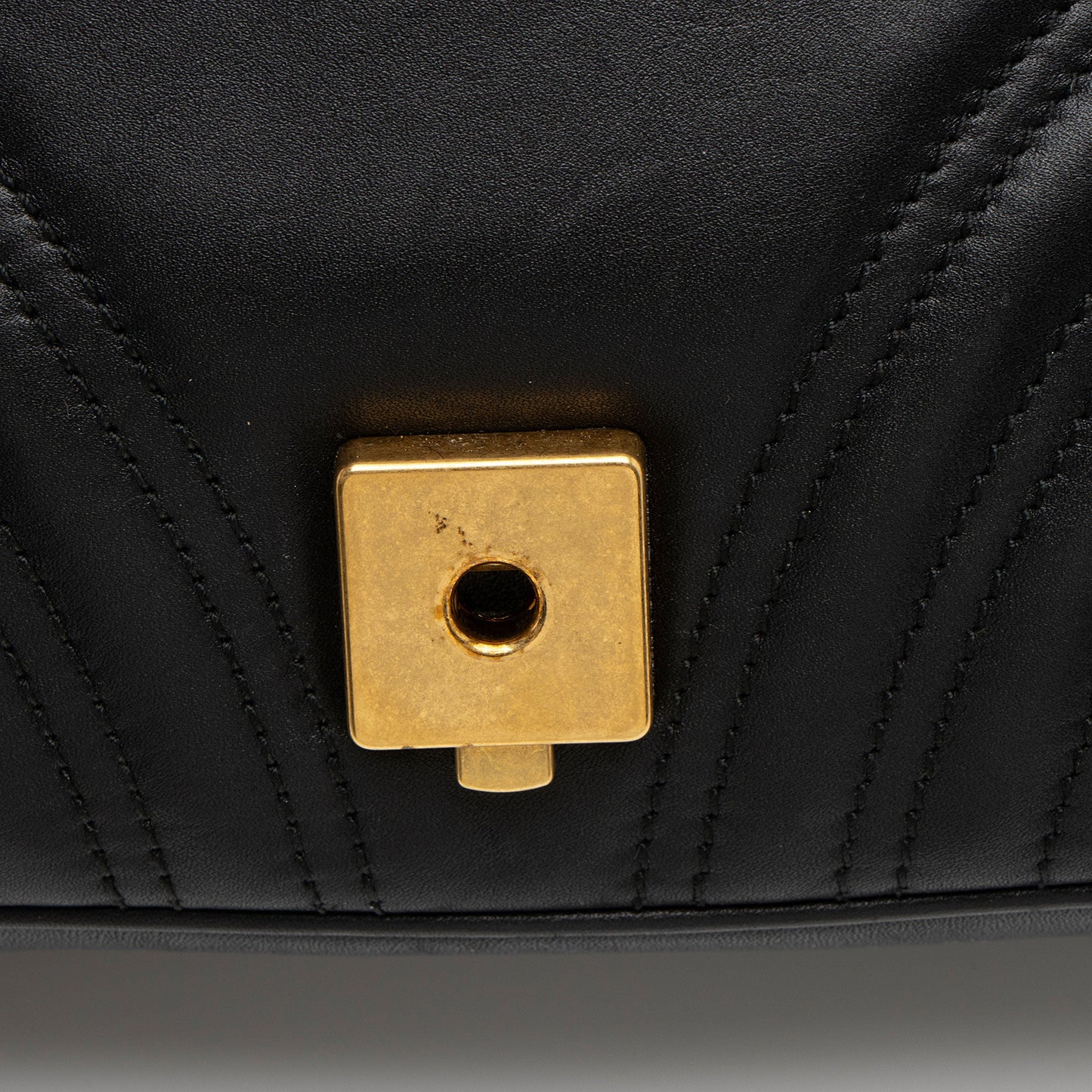 Gucci Matelasse Leather GG Marmont Small Flap Bag (SHF-PLODJy)