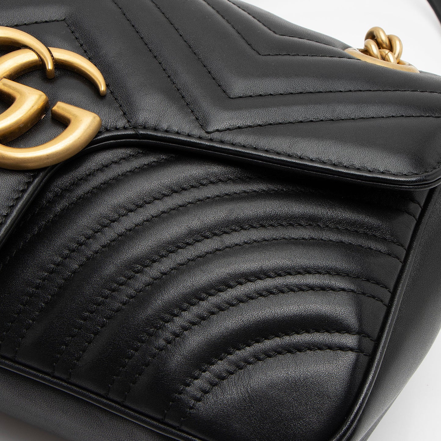 Gucci Matelasse Leather GG Marmont Small Flap Bag (SHF-PLODJy)
