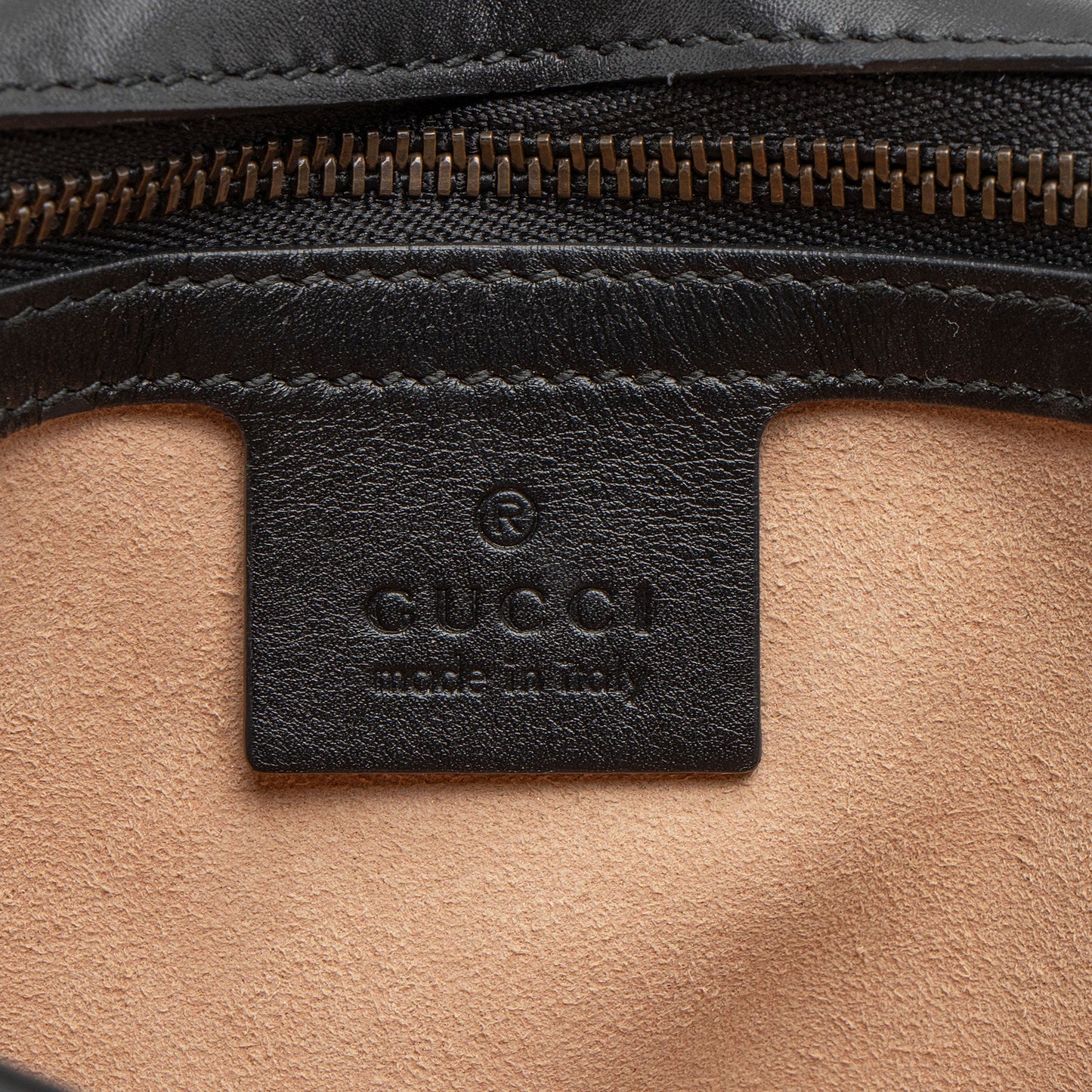 Gucci Matelasse Leather GG Marmont Small Flap Bag (SHF-PLODJy)