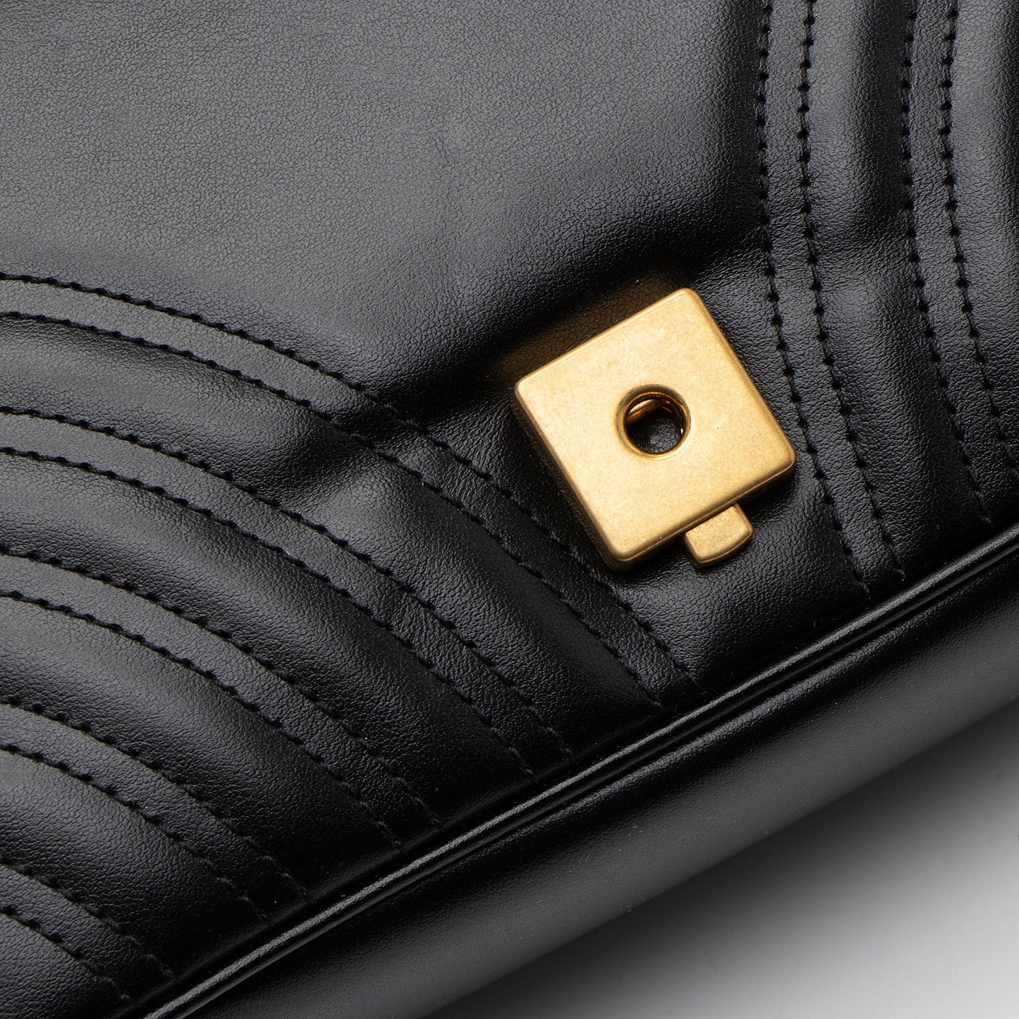 Gucci Matelasse Leather GG Marmont Small Flap Bag (SHF-gHIYfO)