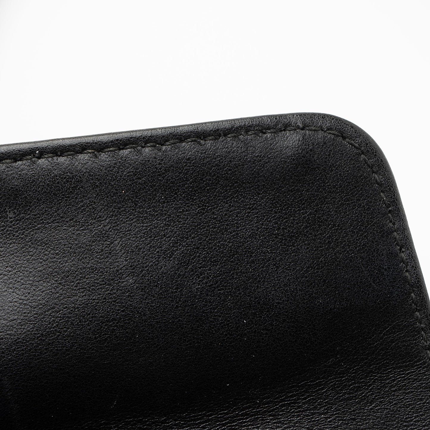 Gucci Matelasse Leather GG Marmont Small Flap Shoulder Bag (SHF-IkiGIu)