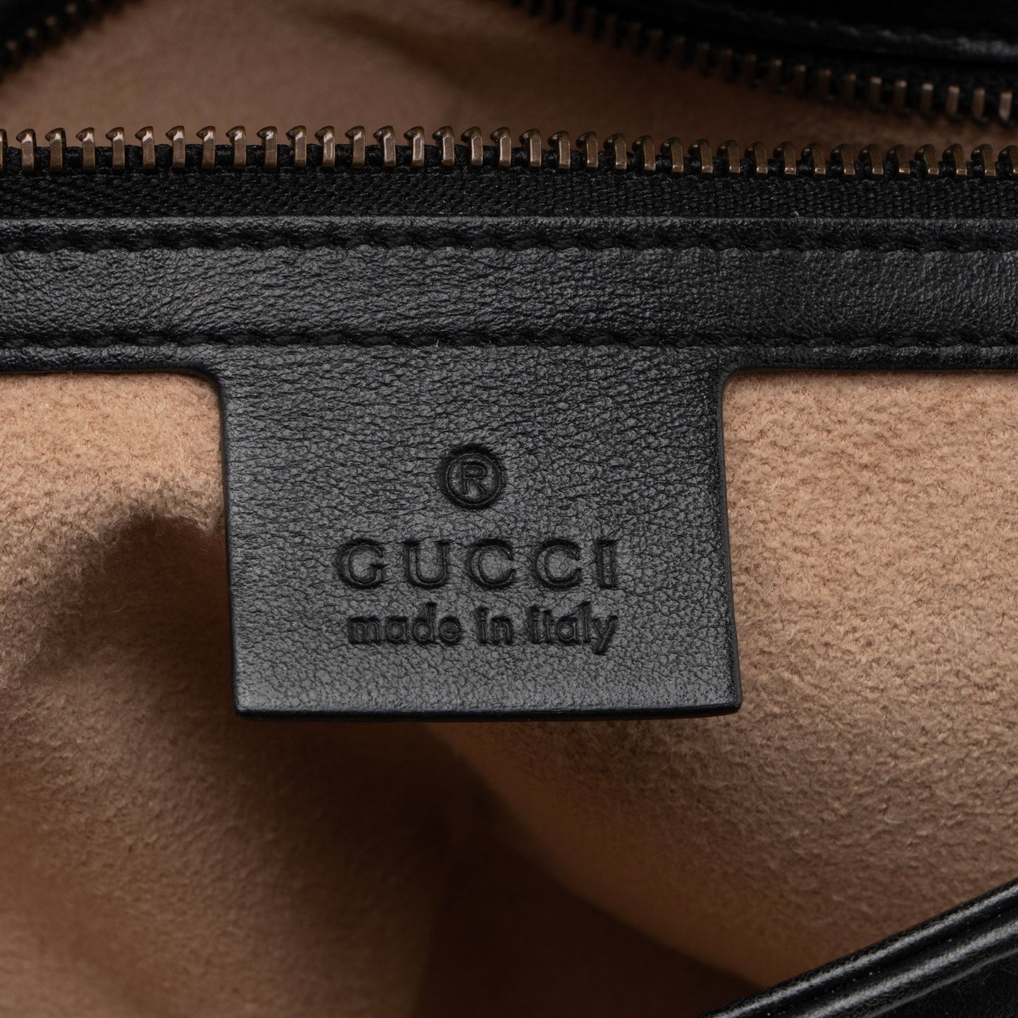 Gucci Matelasse Leather GG Marmont Small Flap Shoulder Bag (SHF-IkiGIu)