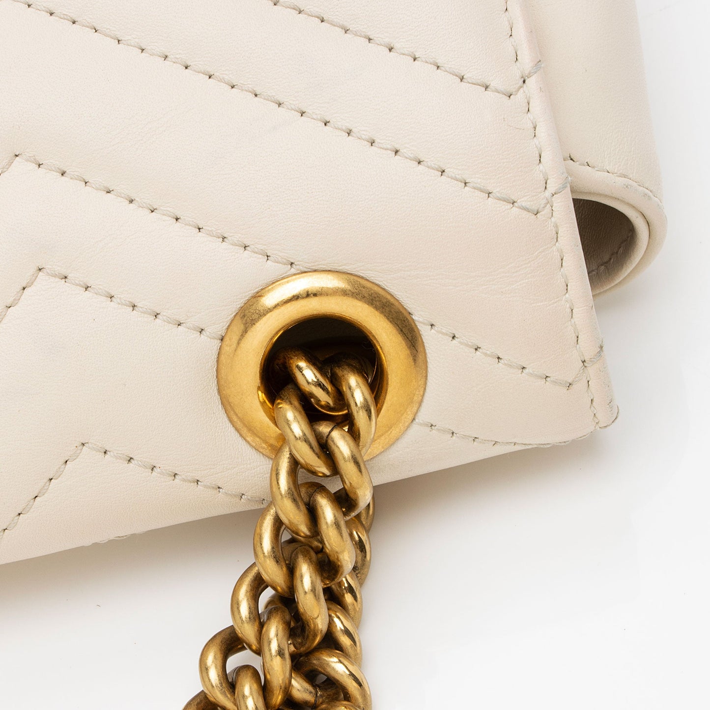 Gucci Matelasse Leather GG Marmont Small Flap Shoulder Bag (SHF-gduwv8)