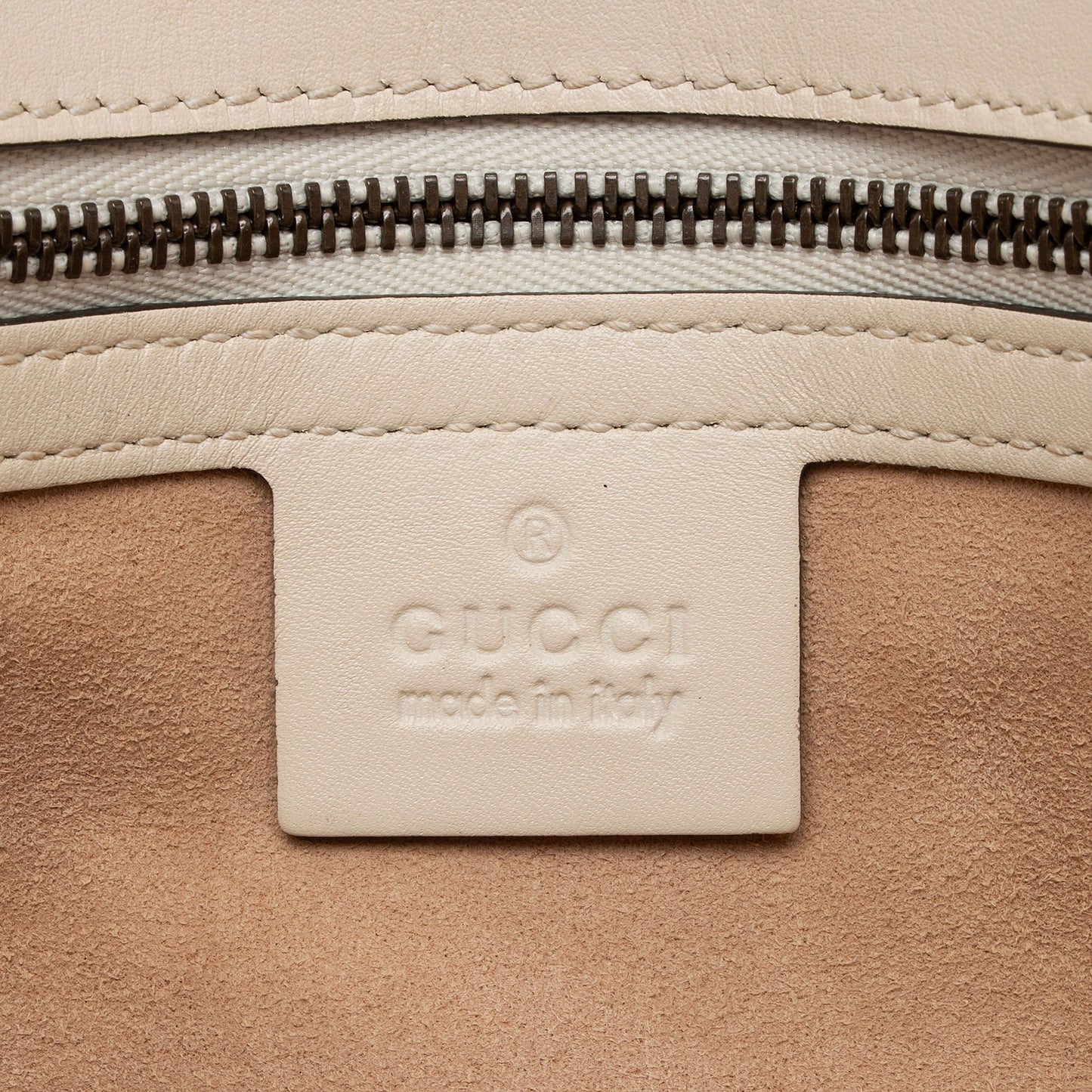 Gucci Matelasse Leather GG Marmont Small Flap Shoulder Bag (SHF-gduwv8)