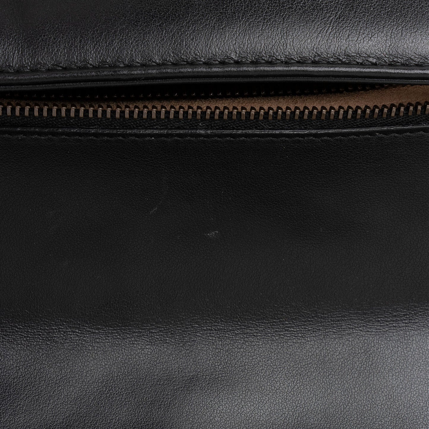 Gucci Matelasse Leather GG Marmont Small Flap Shoulder Bag (SHF-5zif5r)