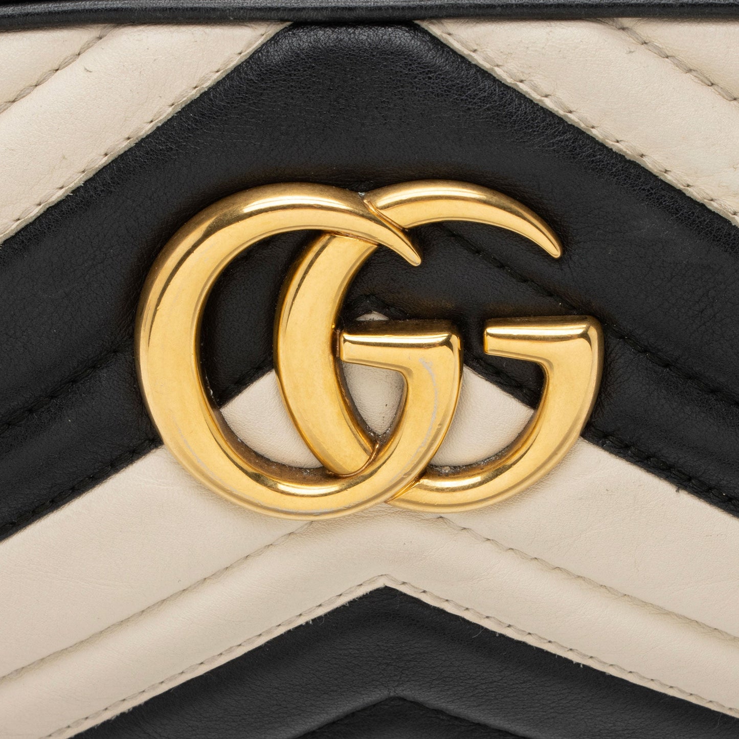 Gucci Matelasse Leather GG Marmont Small Shoulder Bag (SHF-cKg6iD)
