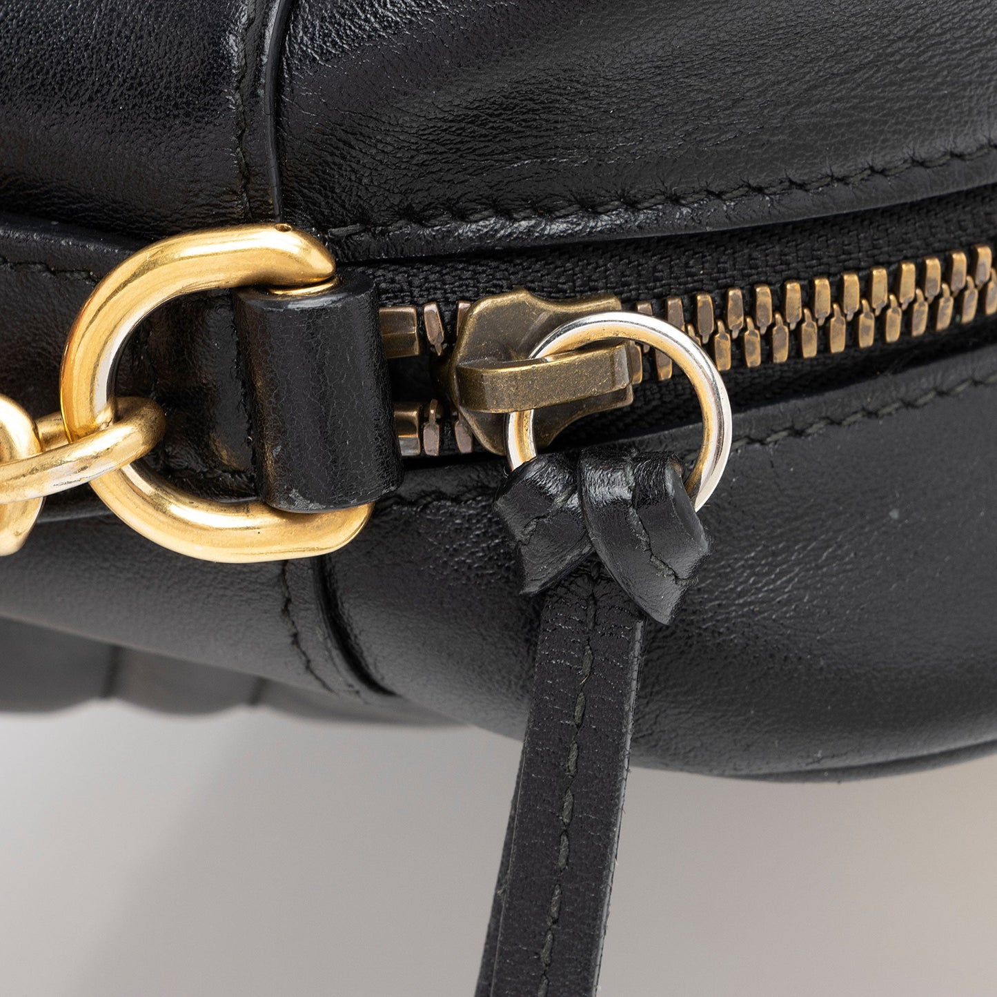Gucci Matelasse Leather GG Marmont Small Shoulder Bag (SHF-jE5N59)
