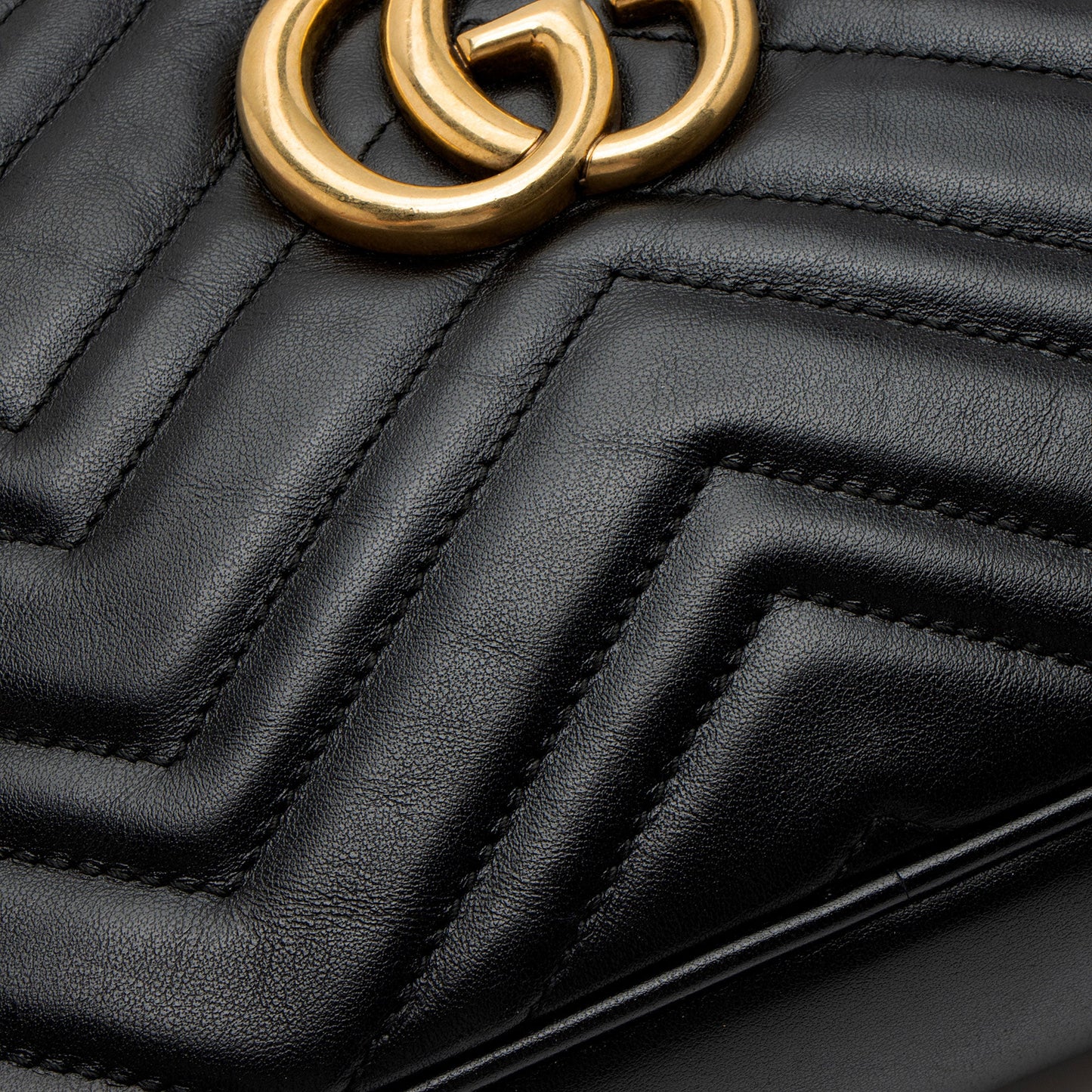 Gucci Matelasse Leather GG Marmont Small Shoulder Bag (SHF-YWd3X0)