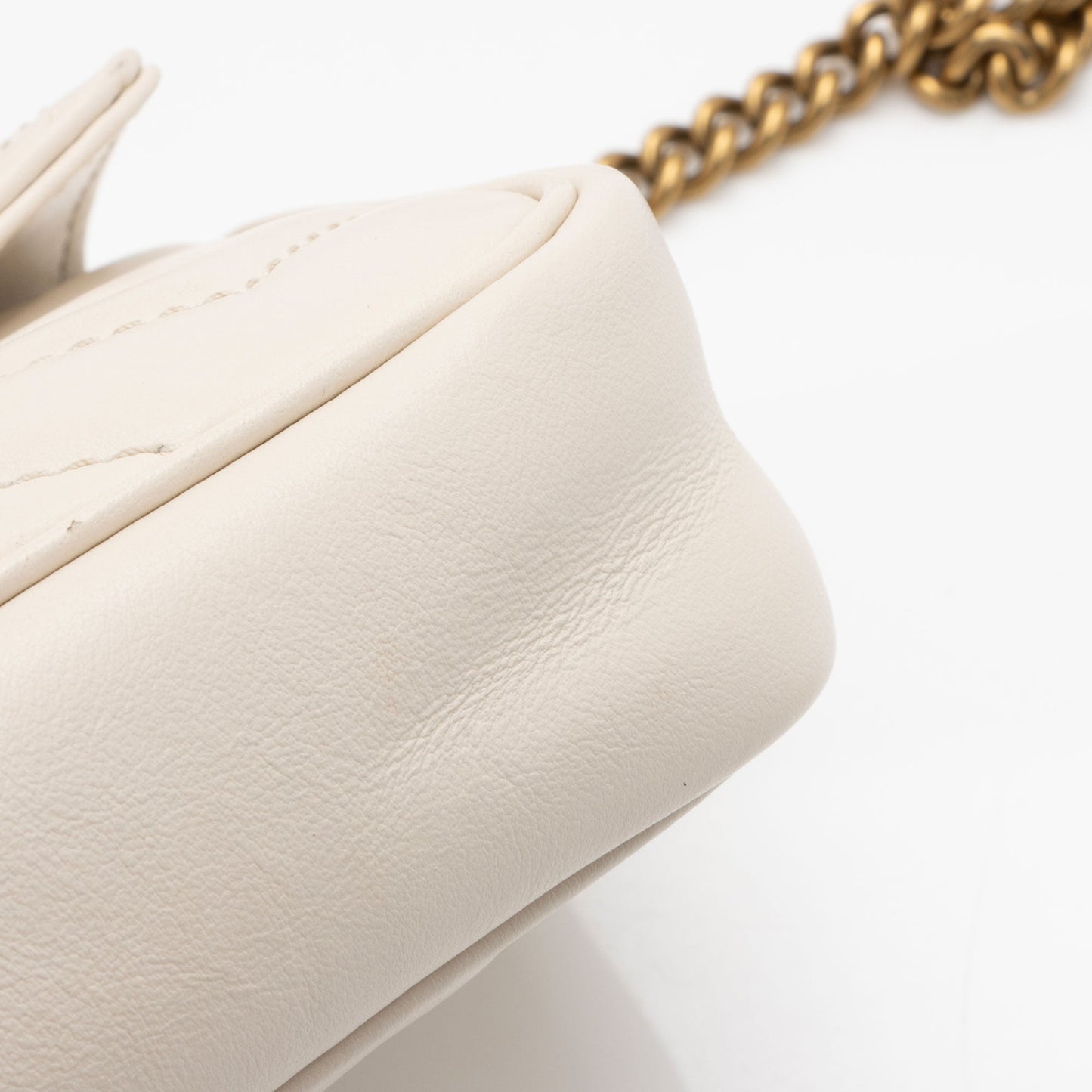 Gucci Matelasse Leather GG Marmont Super Mini Flap Bag (SHF-4vMIDn)